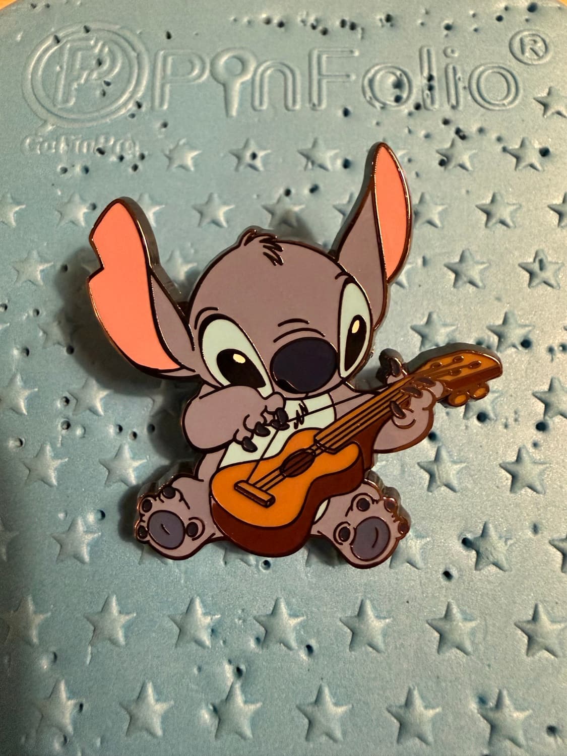 Disney Parks Stitch Playing Ukulele Pin front