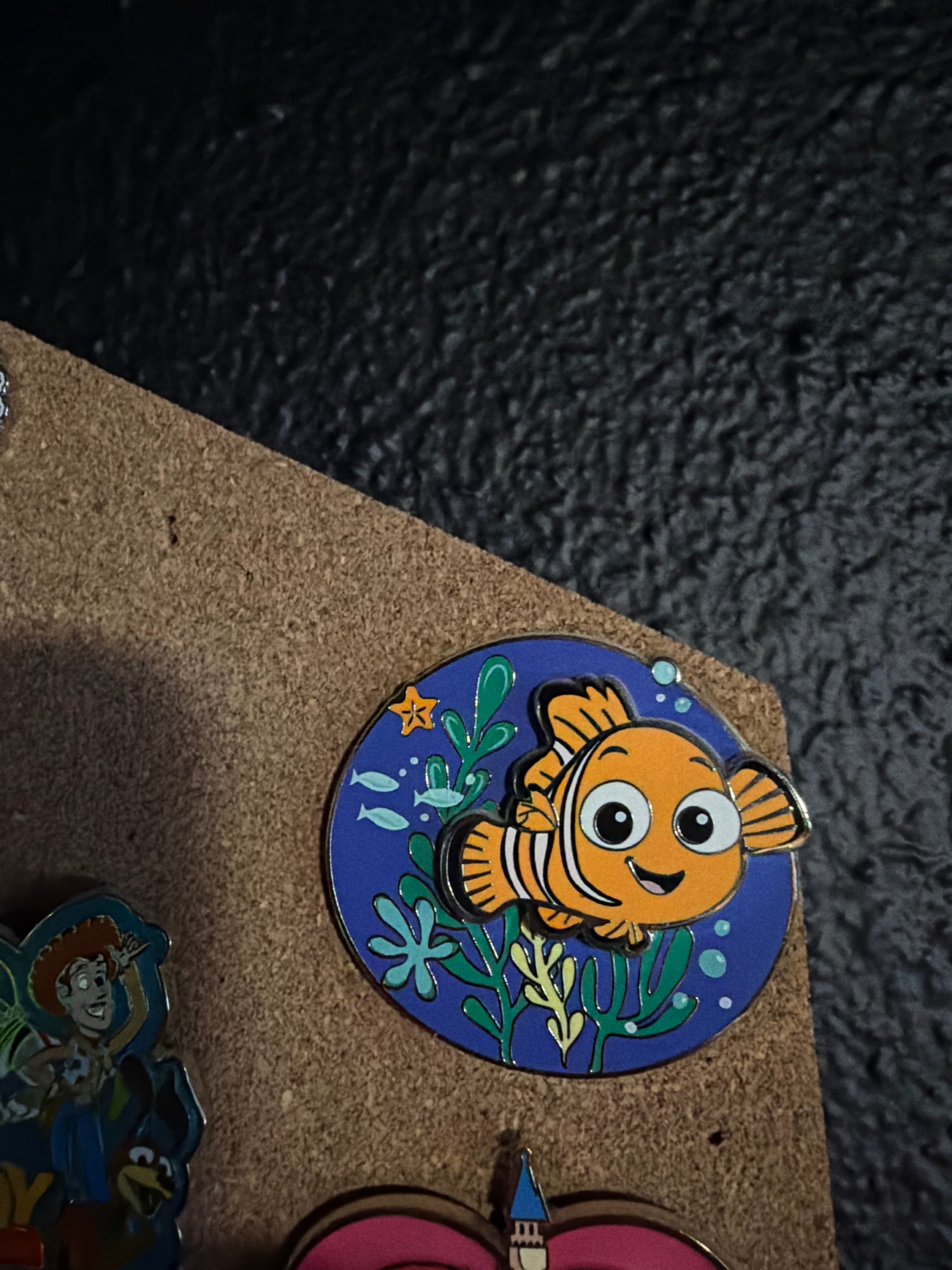 Waving Nemo with Coral front