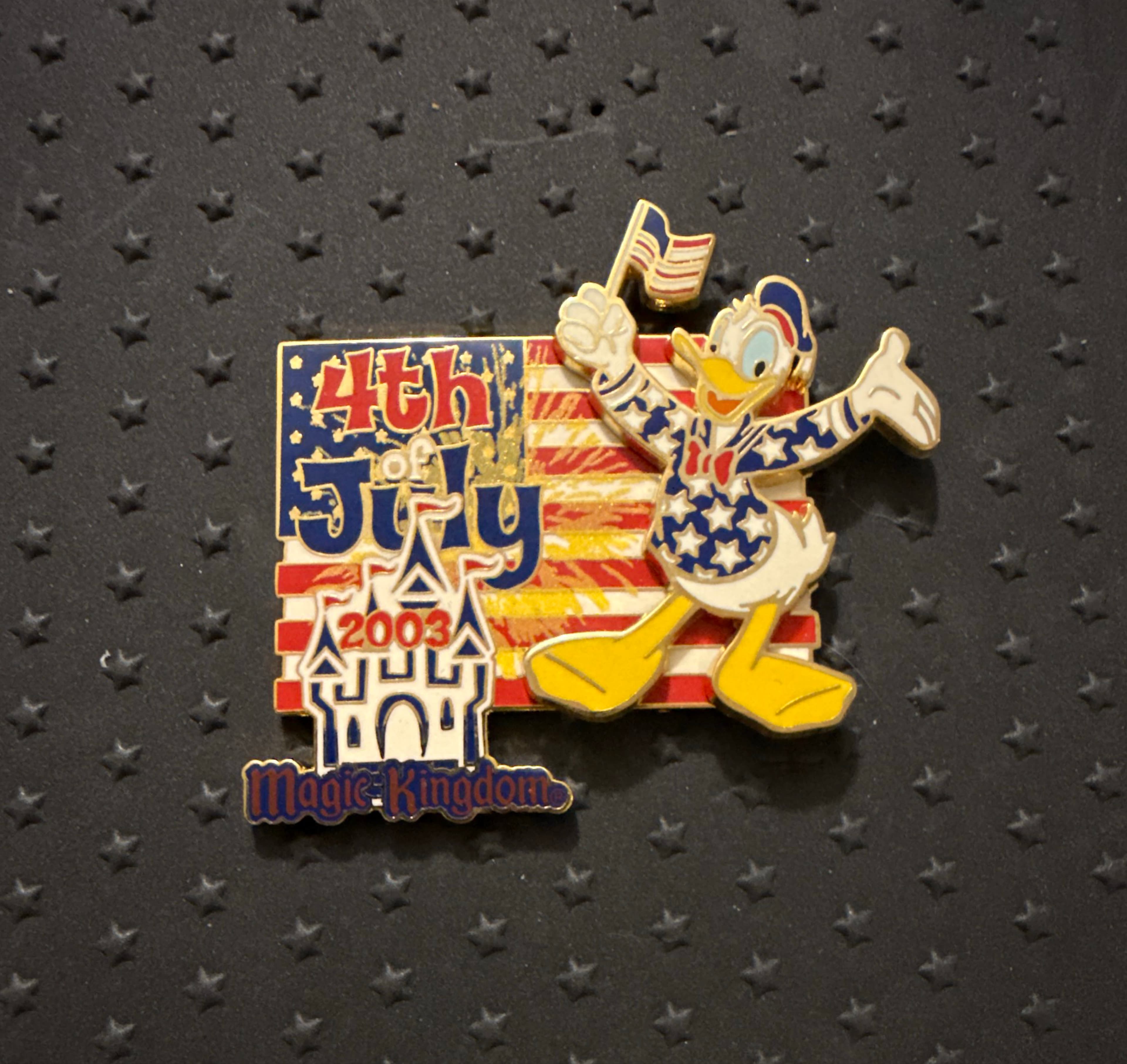 Donald Duck 4th of July 2003 Magic Kingdom Pin front