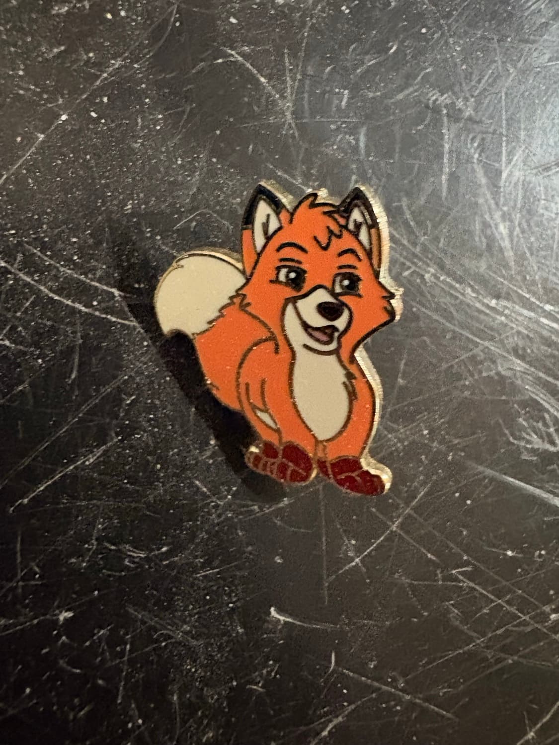 Disney The Fox and the Hound: Tod mini fantasy pin front