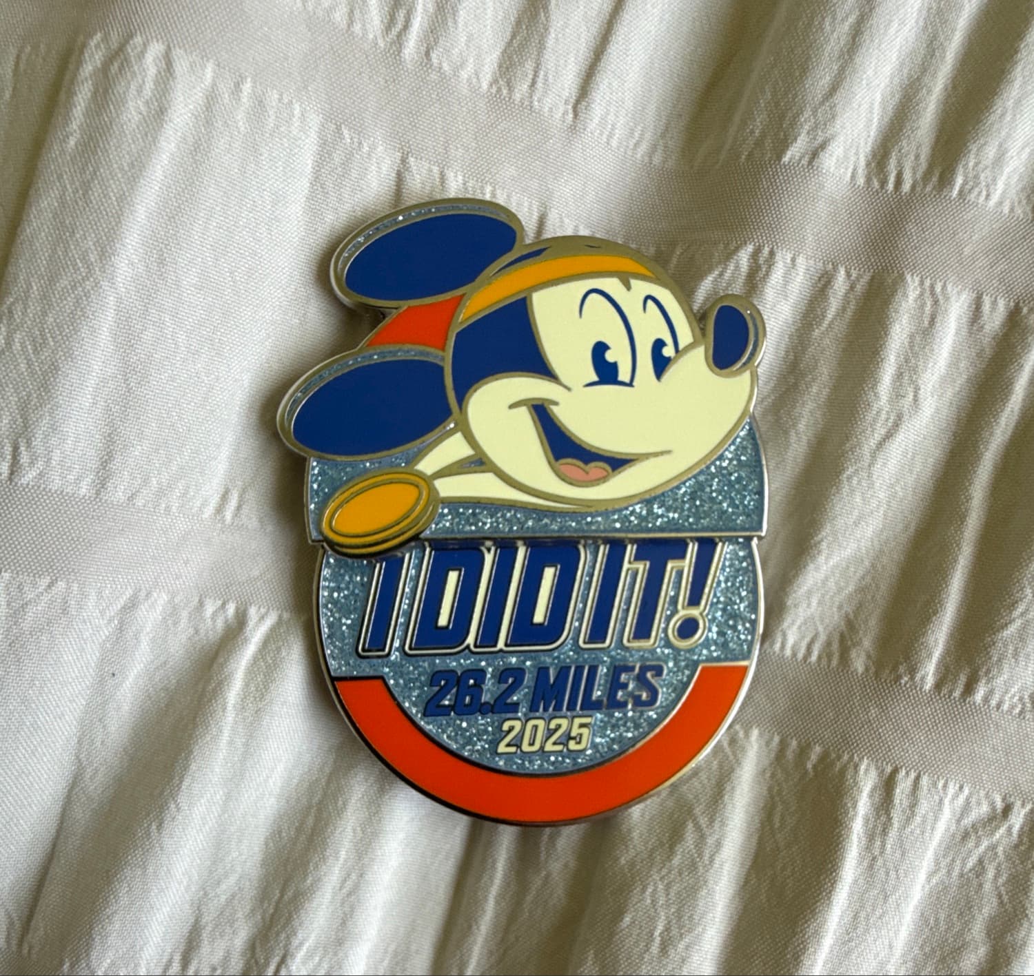 Mickey Mouse 'I Did It!' 26.2 Miles Finisher Pin 2025 front