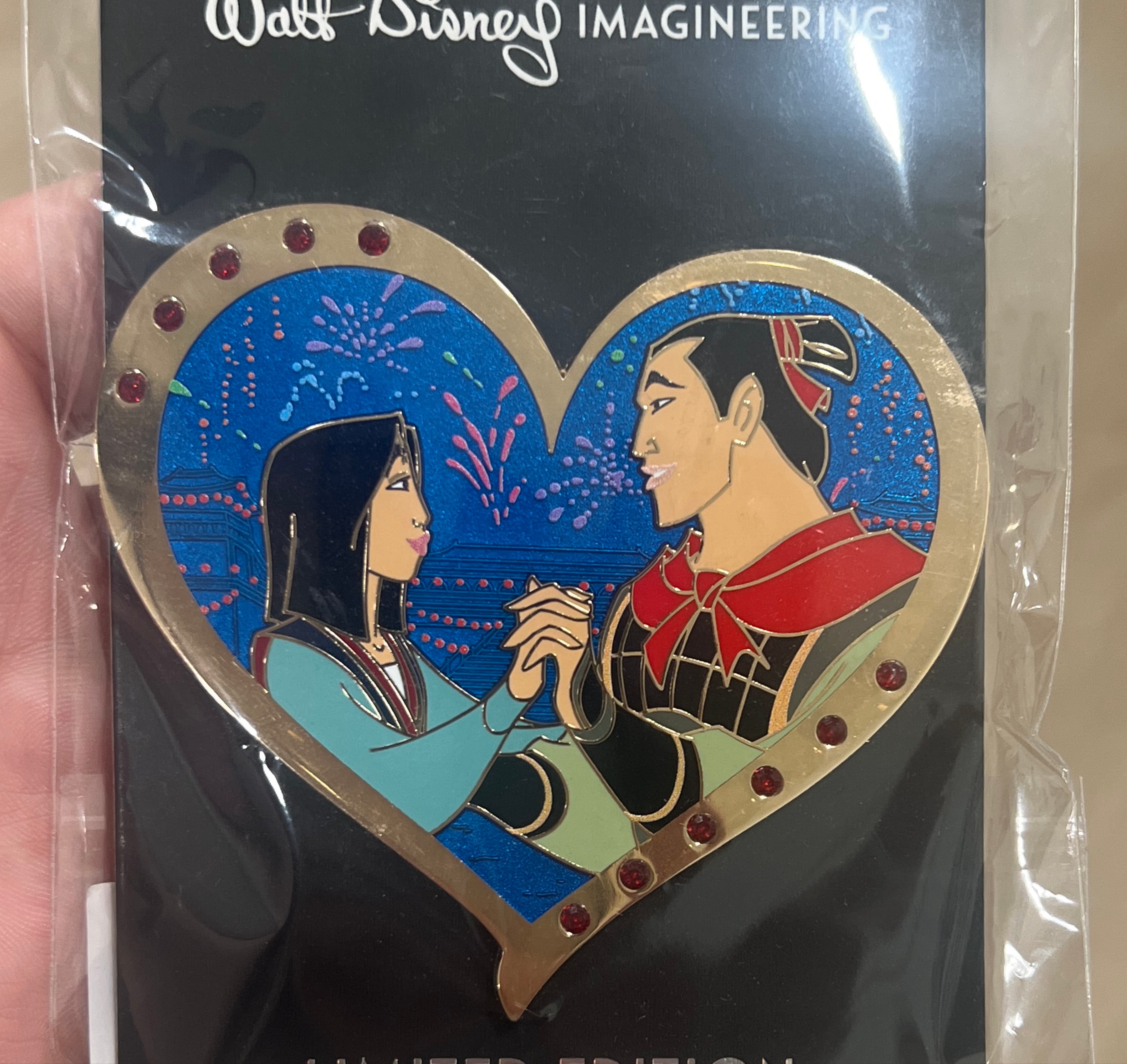WDI MOG Valentine's Gem Hearts Mulan And Li Shang Pin front