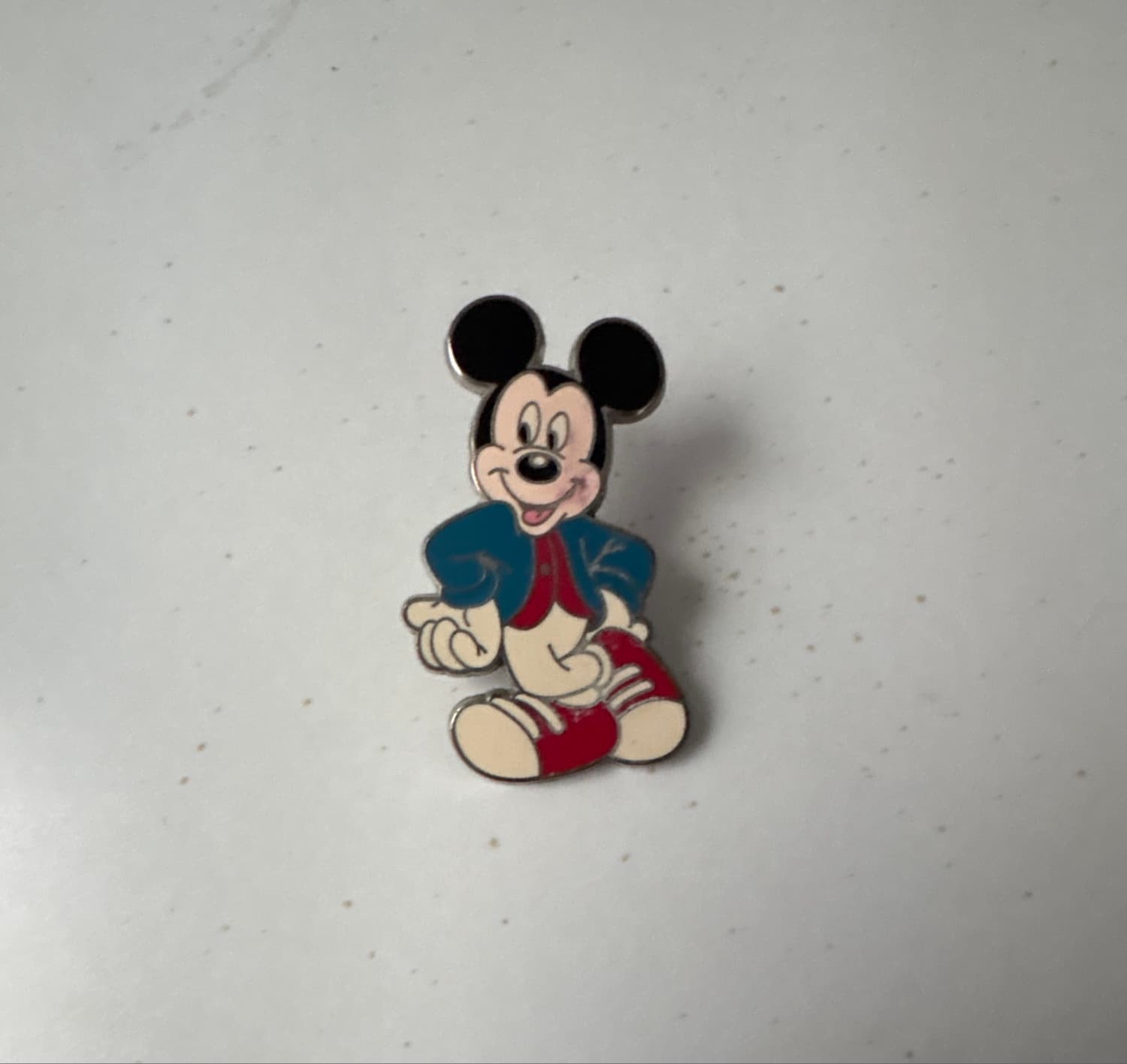 Mickey Mouse - Modern (Sitting) - Blue Jacket Red Vest front
