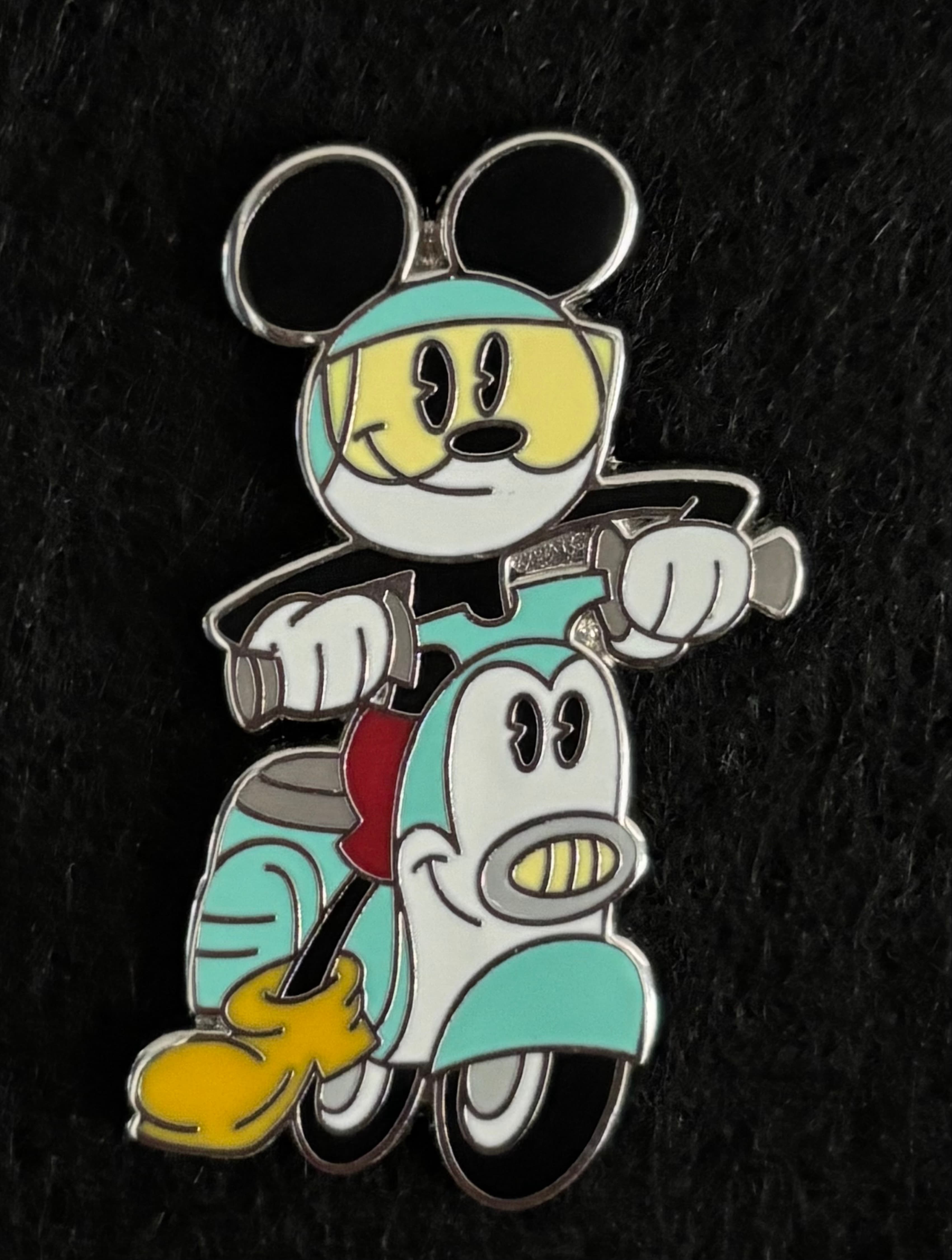 Mickey Mouse on Vespa Scooter - Croissant de Triomphe front