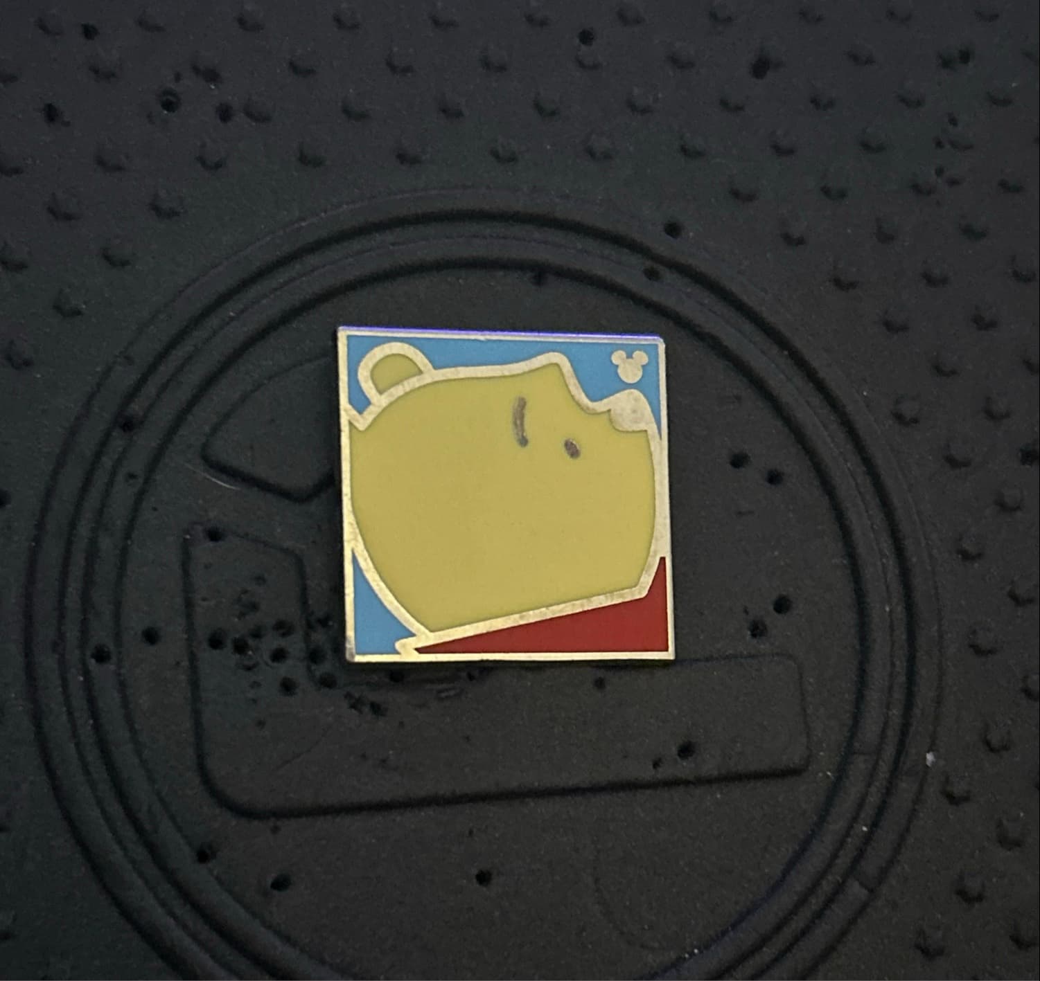 Winnie the Pooh - 2013 Hidden Mickey Series - Sweet Characters front