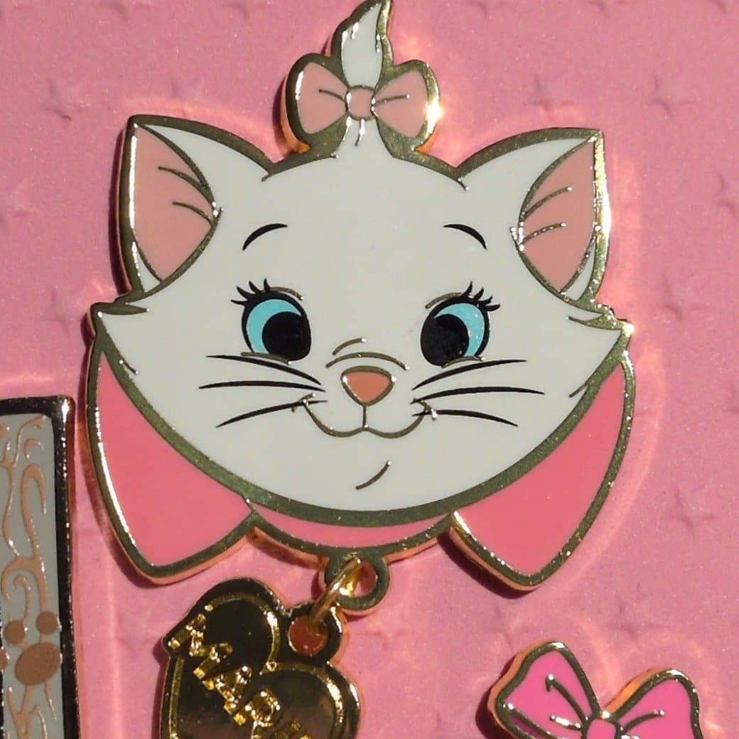 Marie Aristocats Heart Dangle Pin front