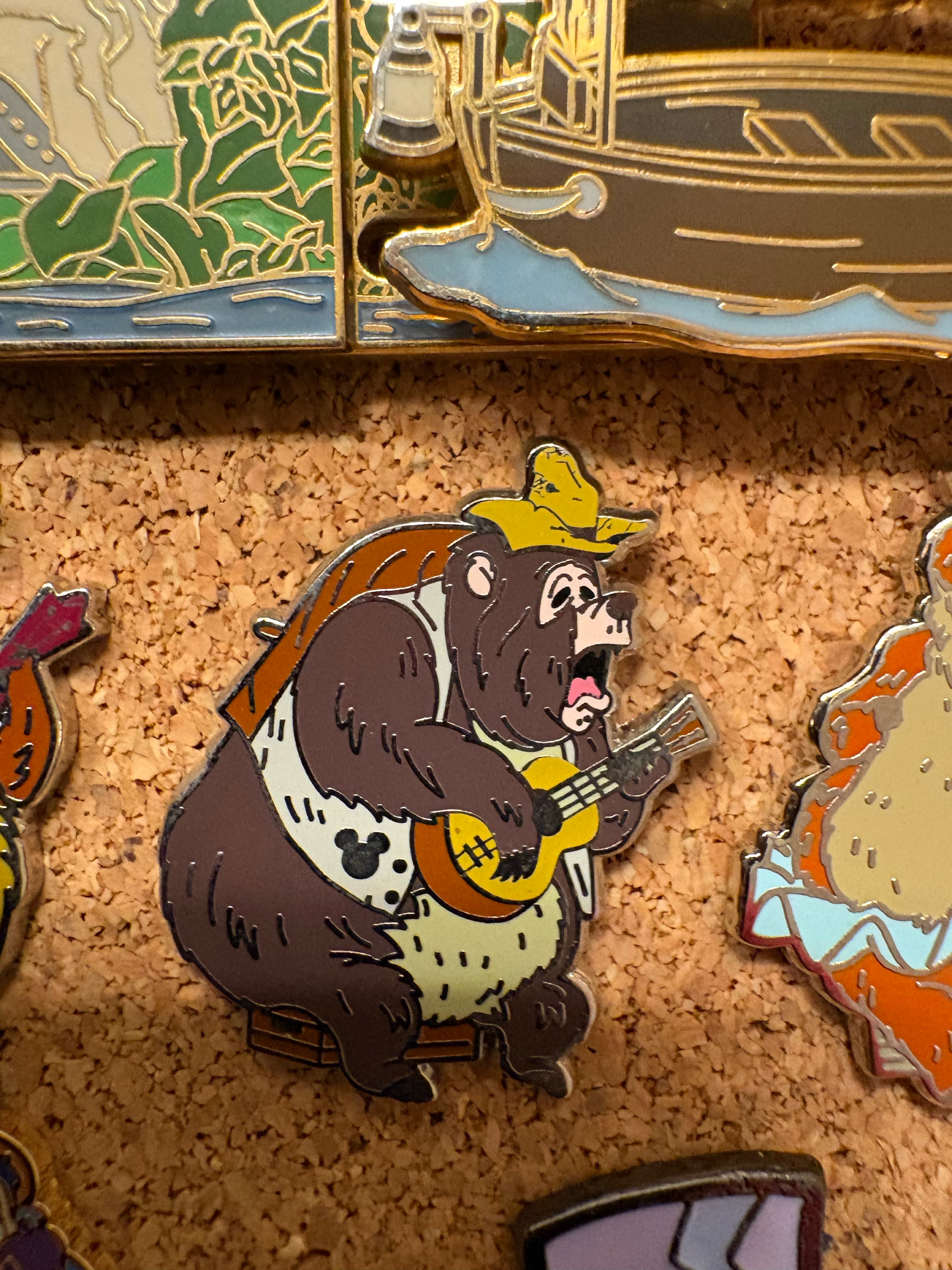 Big Al - Country Bear Jamboree - Hidden Mickey Pin #2/6 front