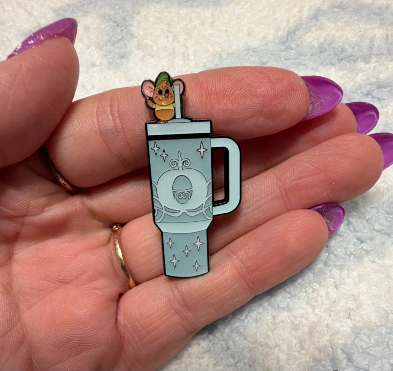 Gus Gus Tumbler Pin front