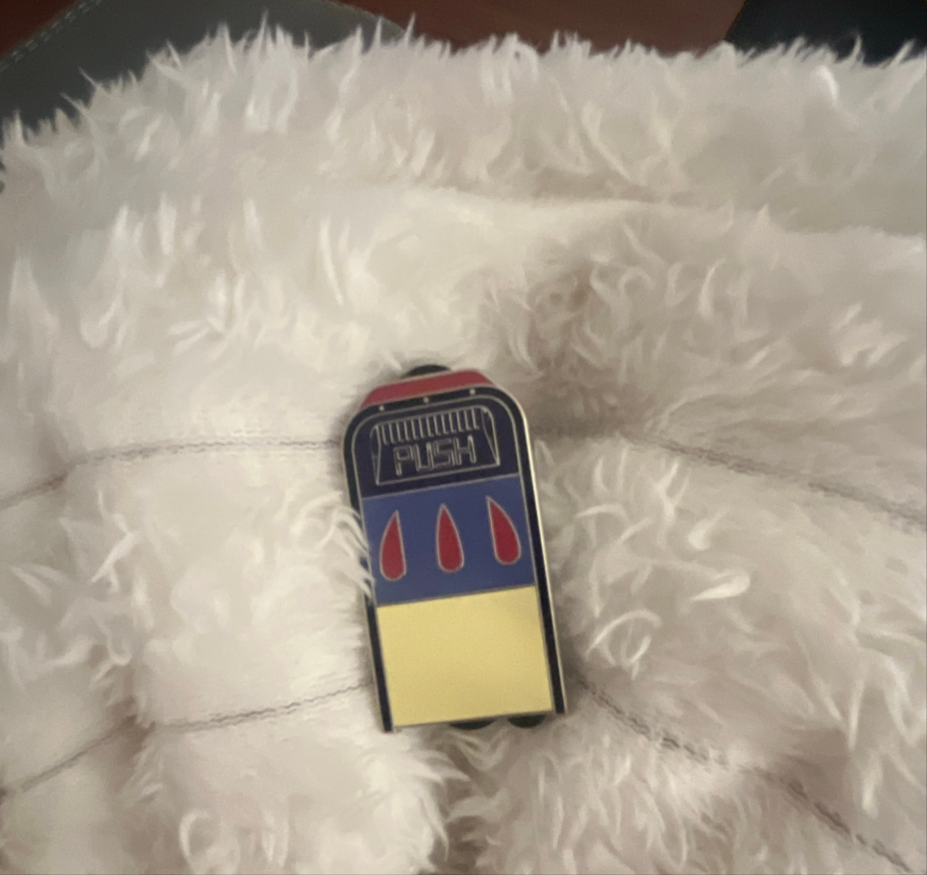 Snow White Character Trash Bin front