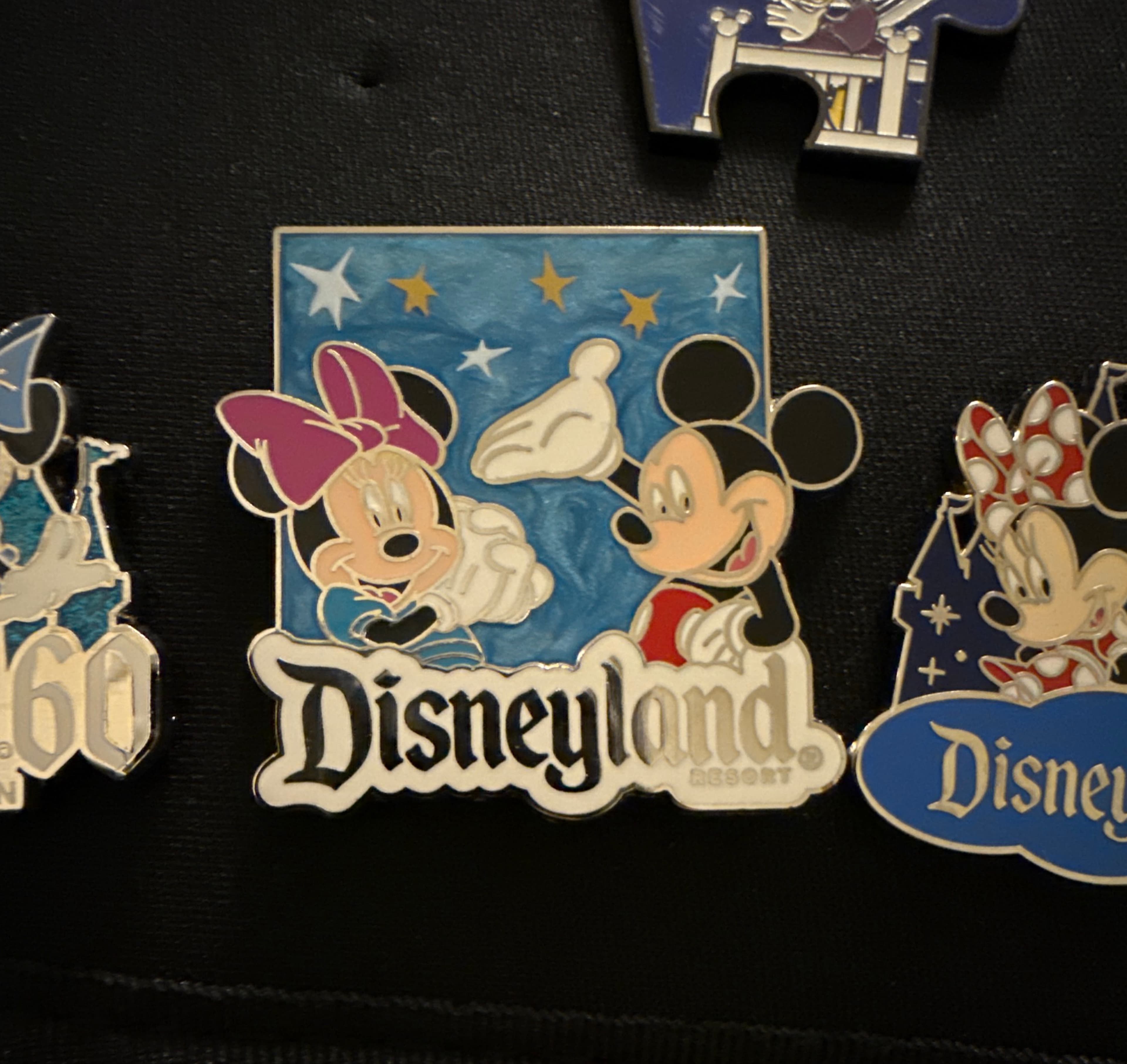 Disneyland Resort Mickey & Minnie Mouse Waving Stars Pin front