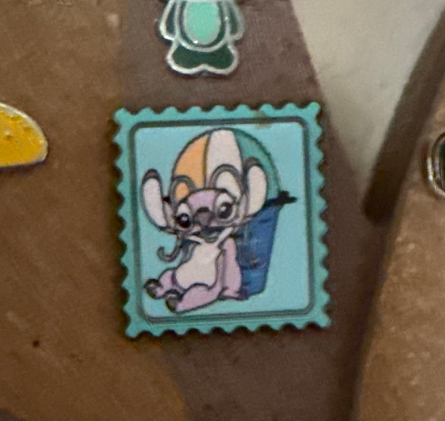 Angel Common Y1042 Pin front