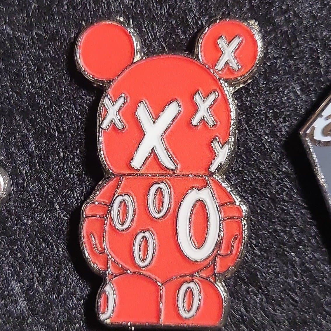 2012 Red 'XO' Vinylmation Jr. Disney Pin front
