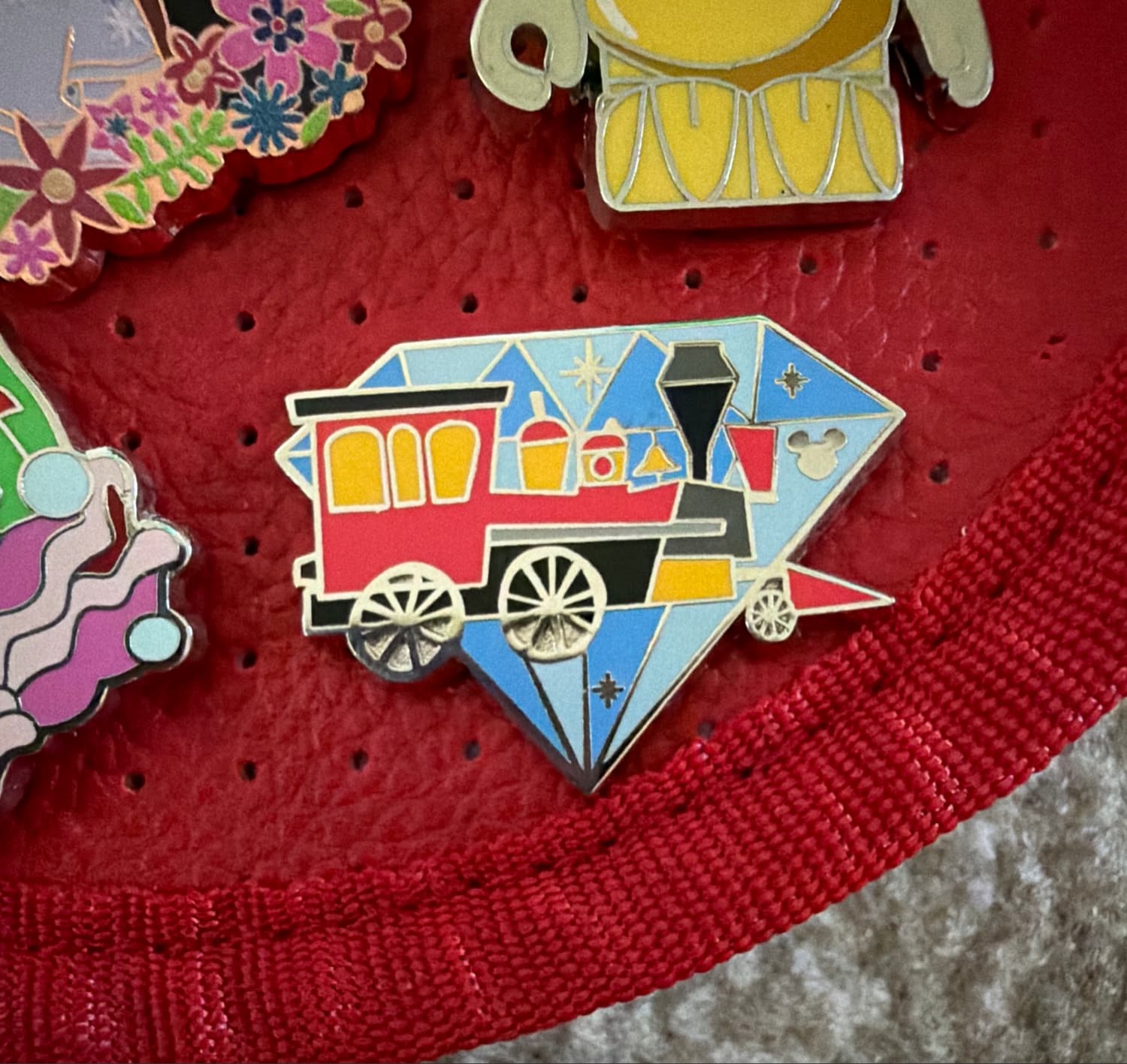 DLR - 2015 Hidden Mickey Diamond Attractions - Railroad Train Engine front