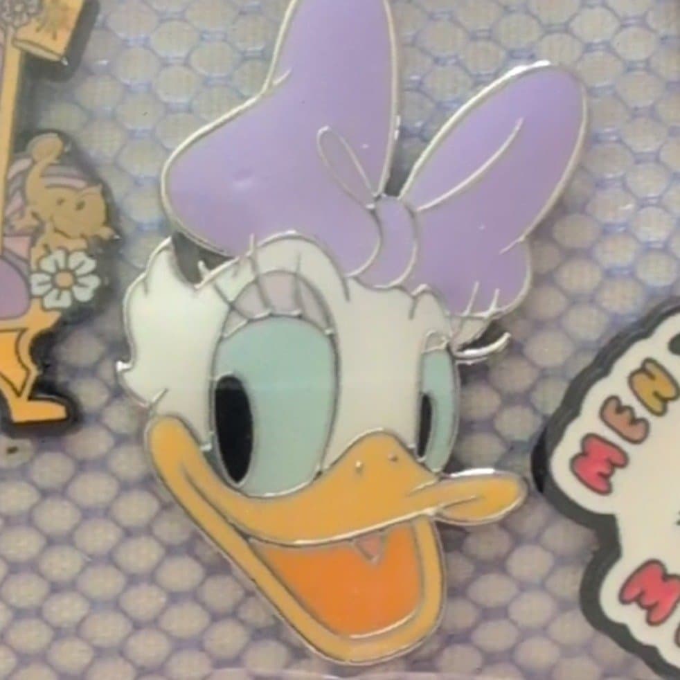 Daisy with Purple Bow - GoPinPro - Mickey & Friends Trading Pack front