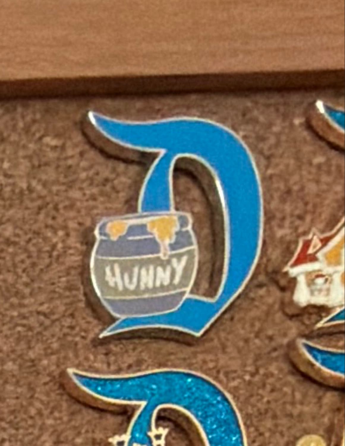 Disneyland Resort 70th Anniversary Key to Disneyland Mystery Set - Gothic D with Pooh's Hunny Pot (Gold Glitter Version) front