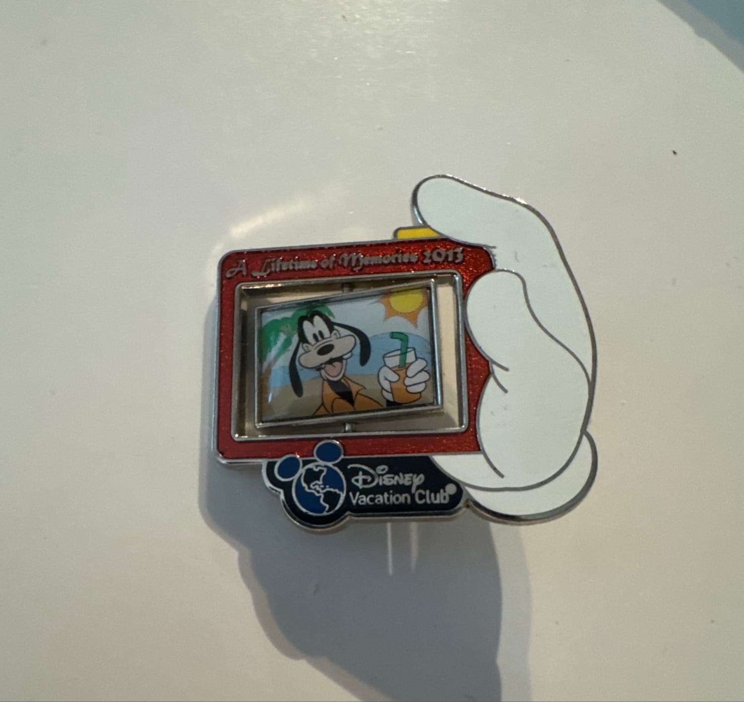 Disney Vacation Club A Lifetime of Memories 2013 Goofy, Chip & Dale Spinner Pin front