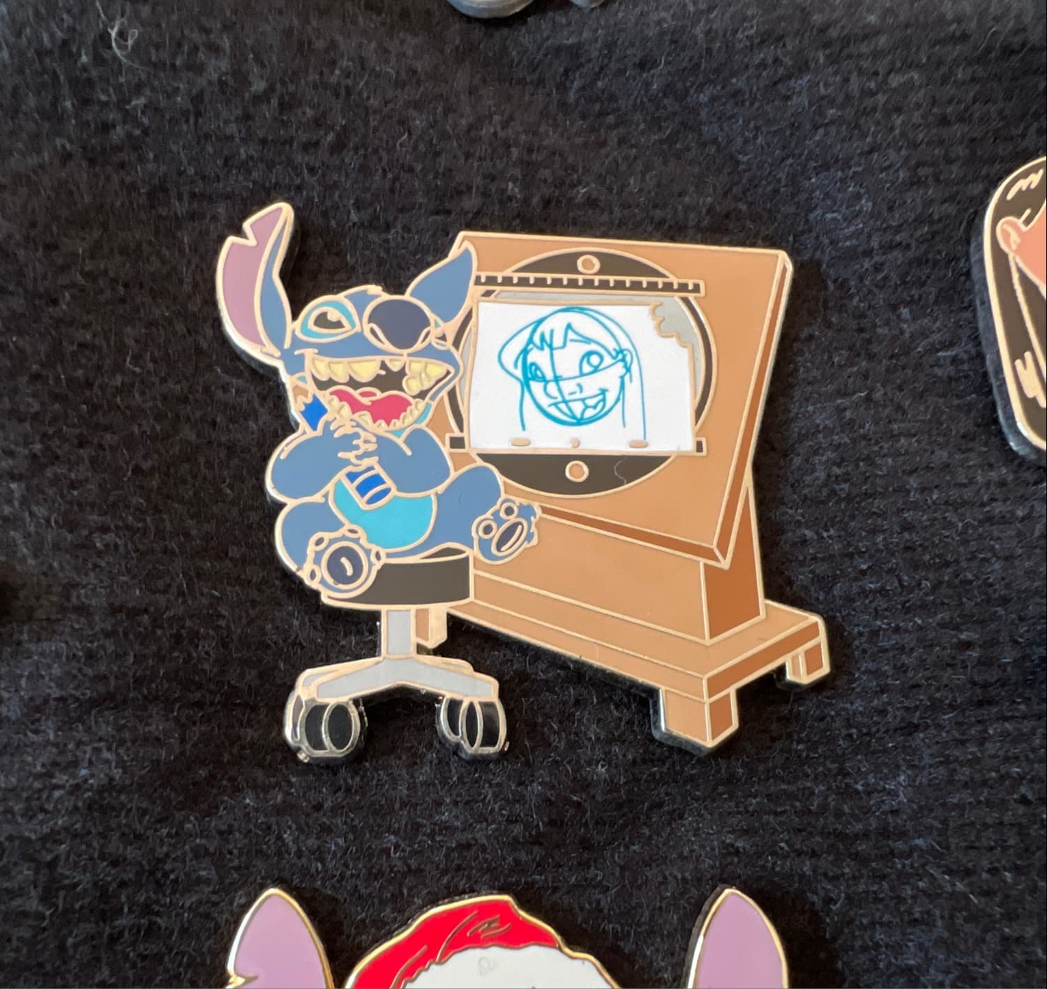 Stitch - Drawing Lilo - Drawn to Disney - Annual Passholder Pin front