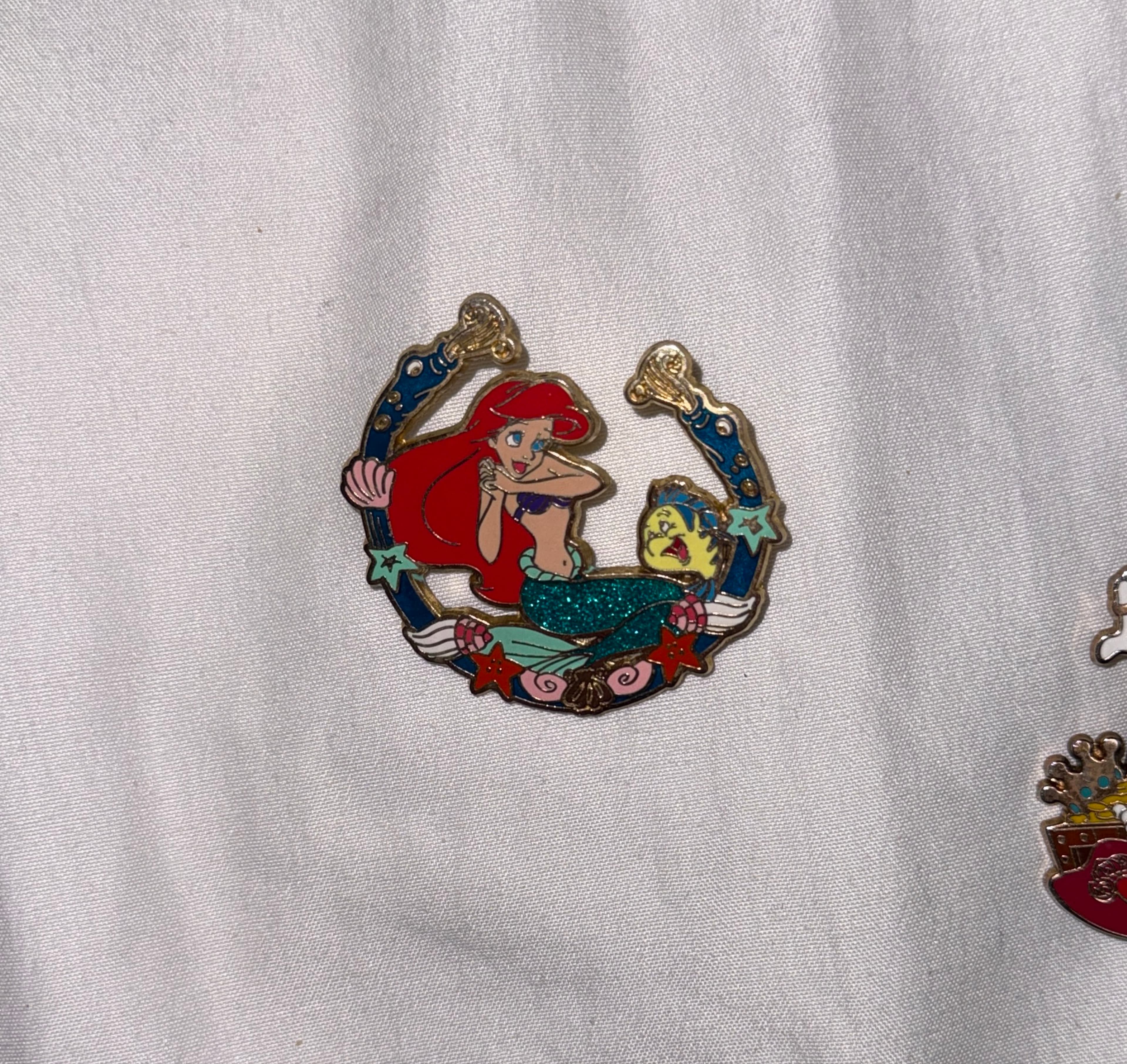 Ariel with vine and Flounder in Horseshoe frame - Princesses with Arched Border front