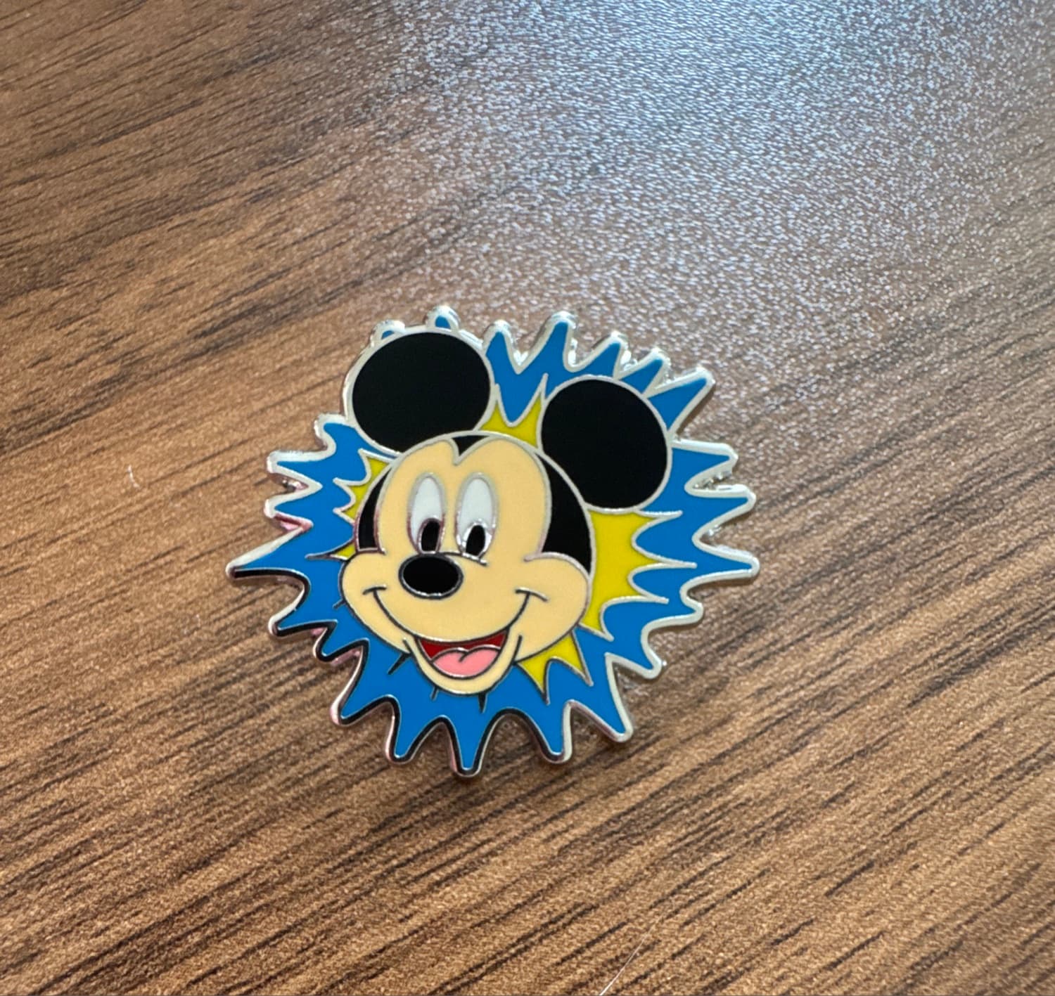 Mickey Mouse - starburst front