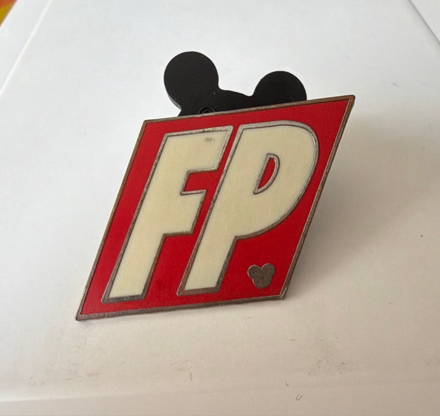 Disney 2008 FP Fast Pass Icons Red White Hidden Mickey Pin front