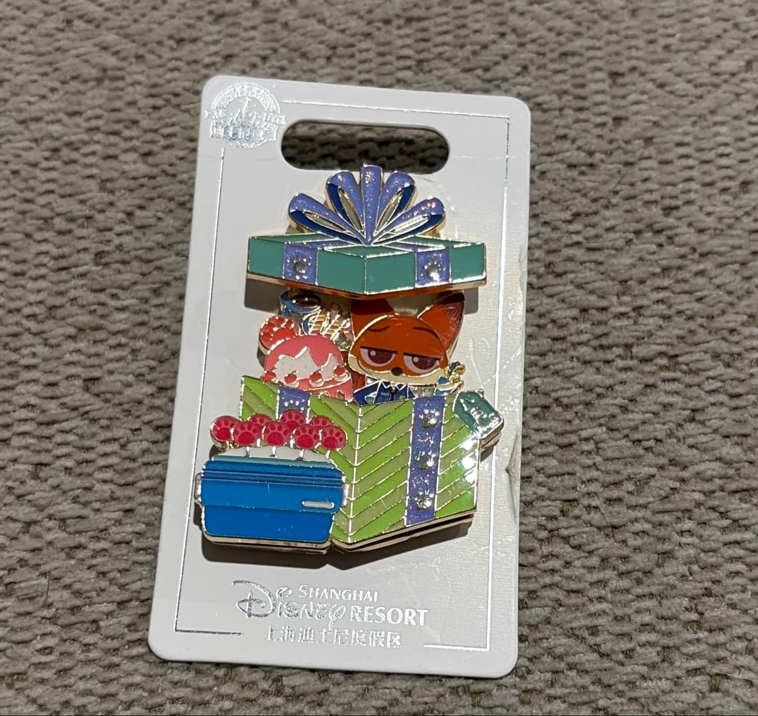 Zootopia Nick Wilde & Judy Hopps Stacked Gift Boxes Pin front