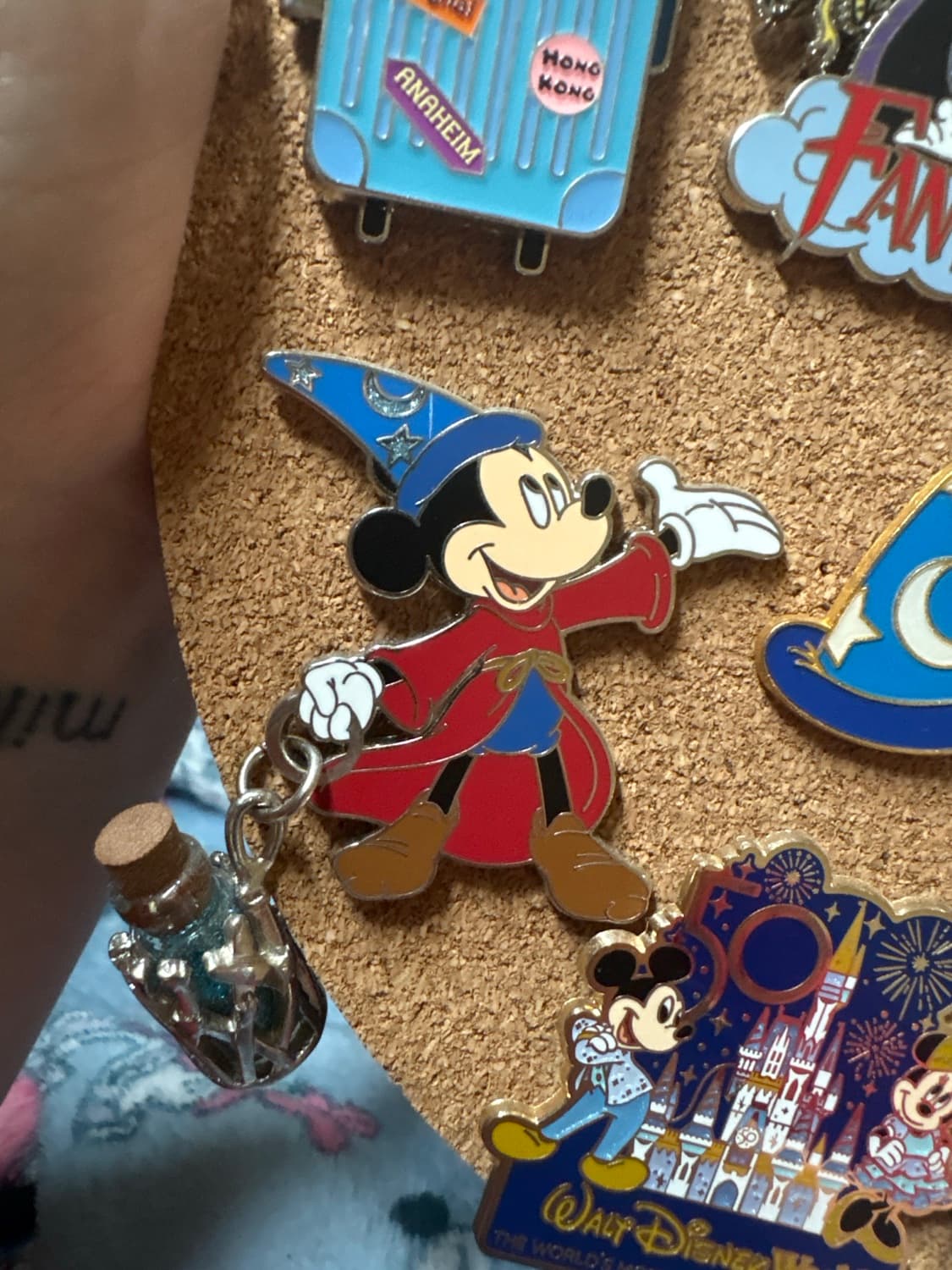 Sorcerer Mickey Mouse Dangle Bottle front