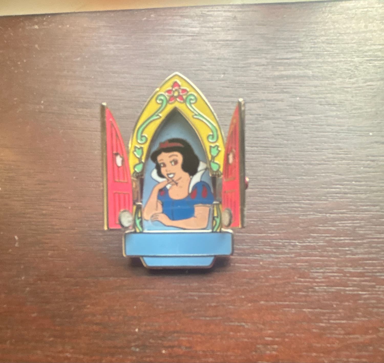 Snow White - Princess Hinged Windows front