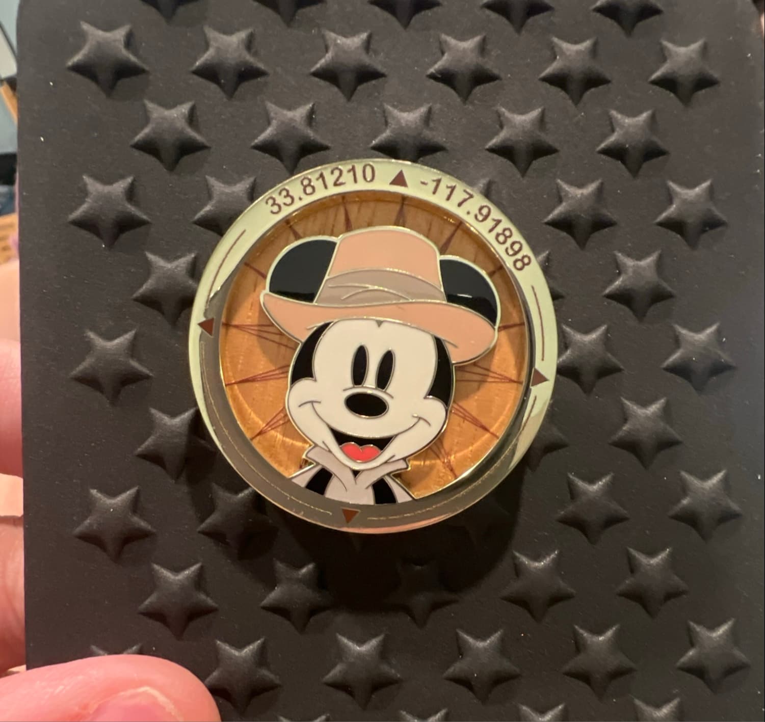Disneyland Pin'Venture Collection - Explorer Mickey Mouse Pin front