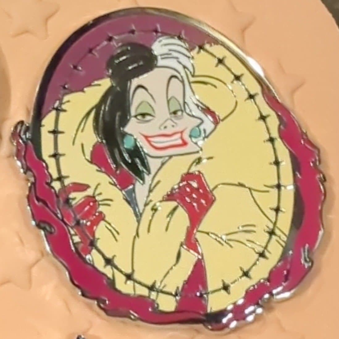 Cruella De Vil - Villains front