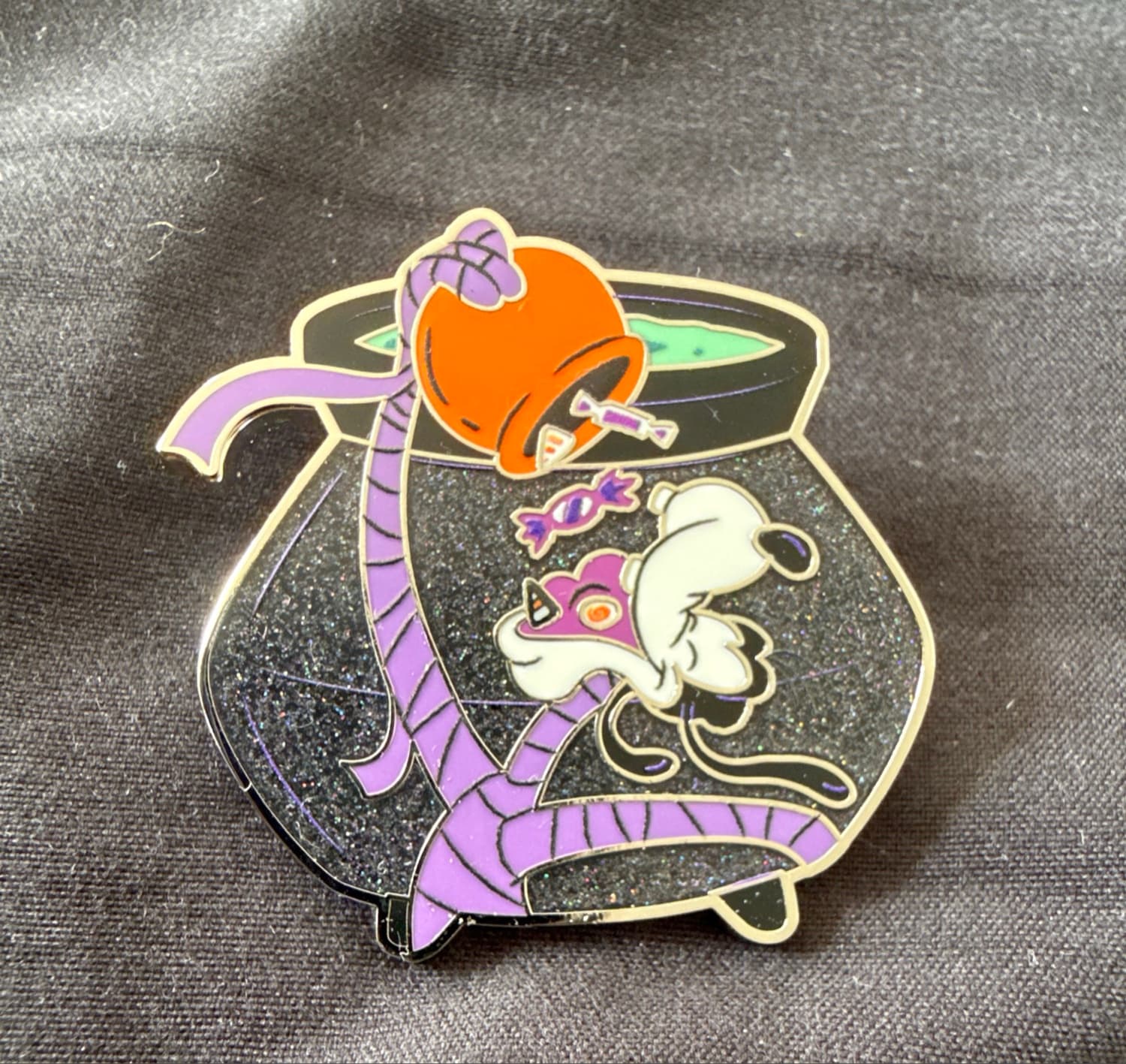 Goofy Cauldron - Mickey's Not-So-Scary Halloween Party 2025 Mystery Pin Set front