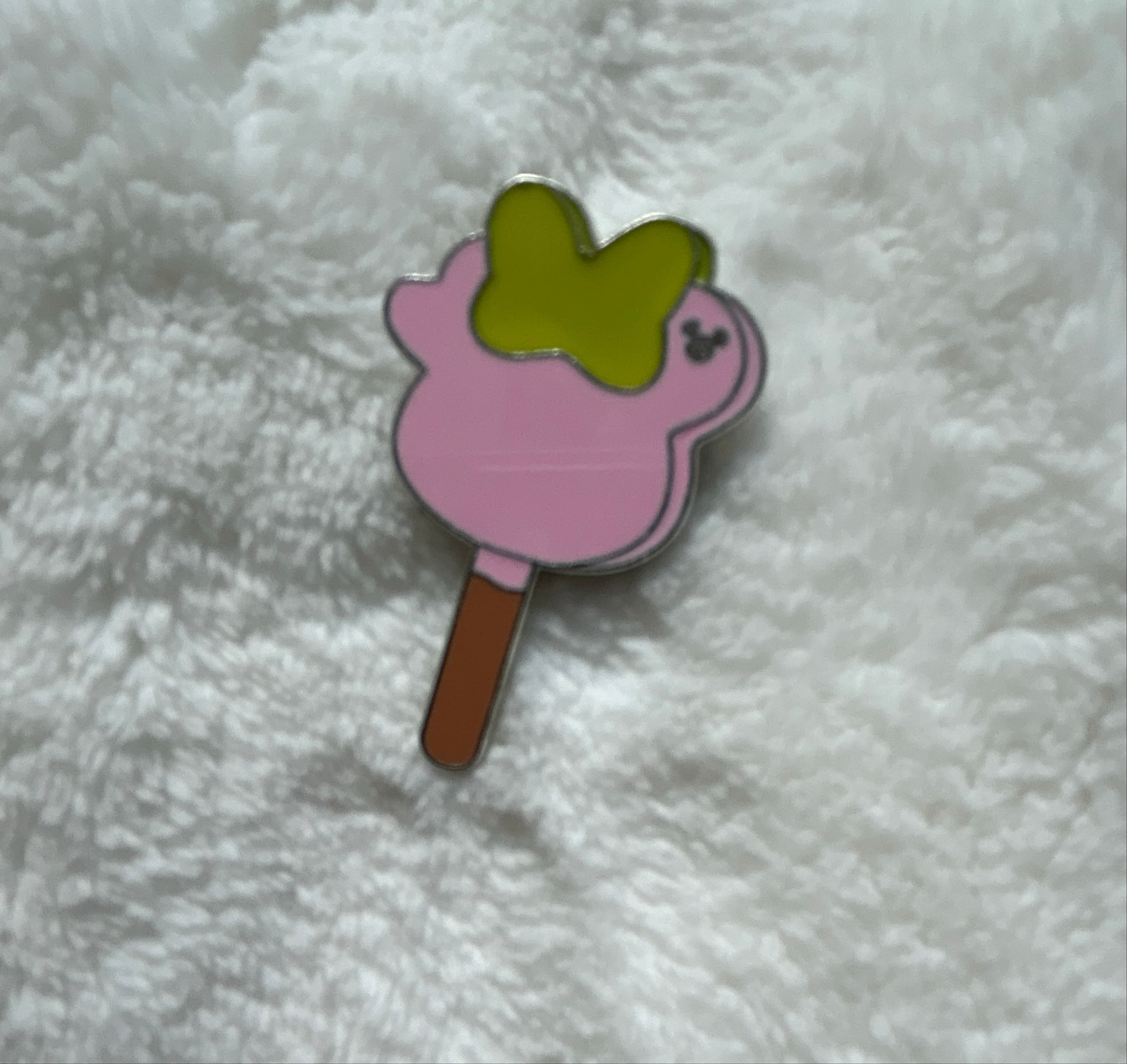 Minnie Mouse Hidden Mickey Popsicle Pin front