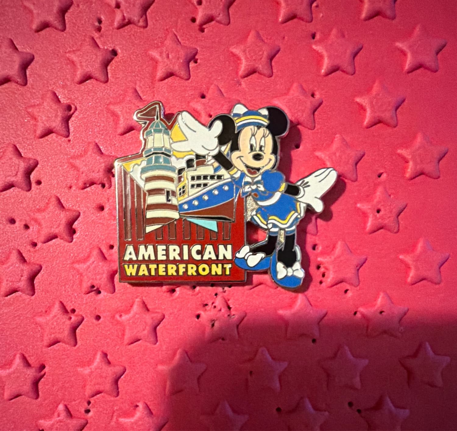 American Waterfront - Minnie Mouse front