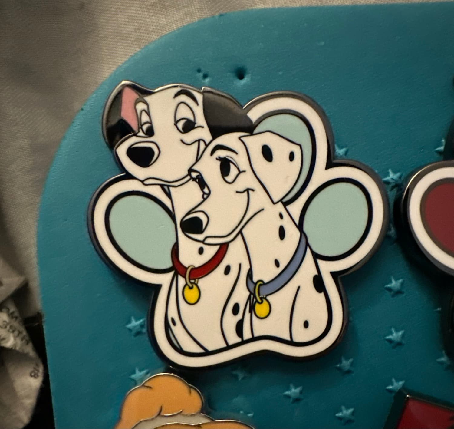 101 Dalmatians FigPin Pongo & Perdita Super Rare front