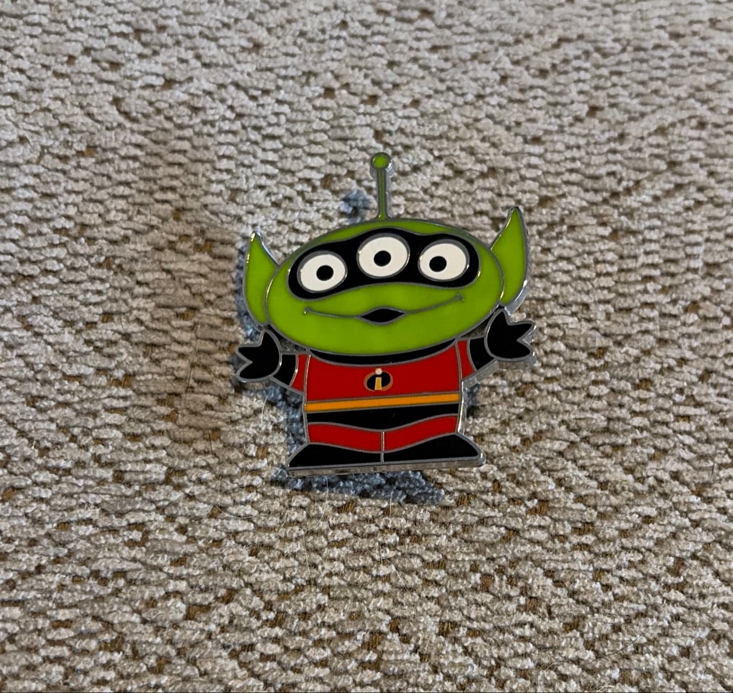 Disney Pixar Toy Story Alien Remix Pin Mr. Incredible front
