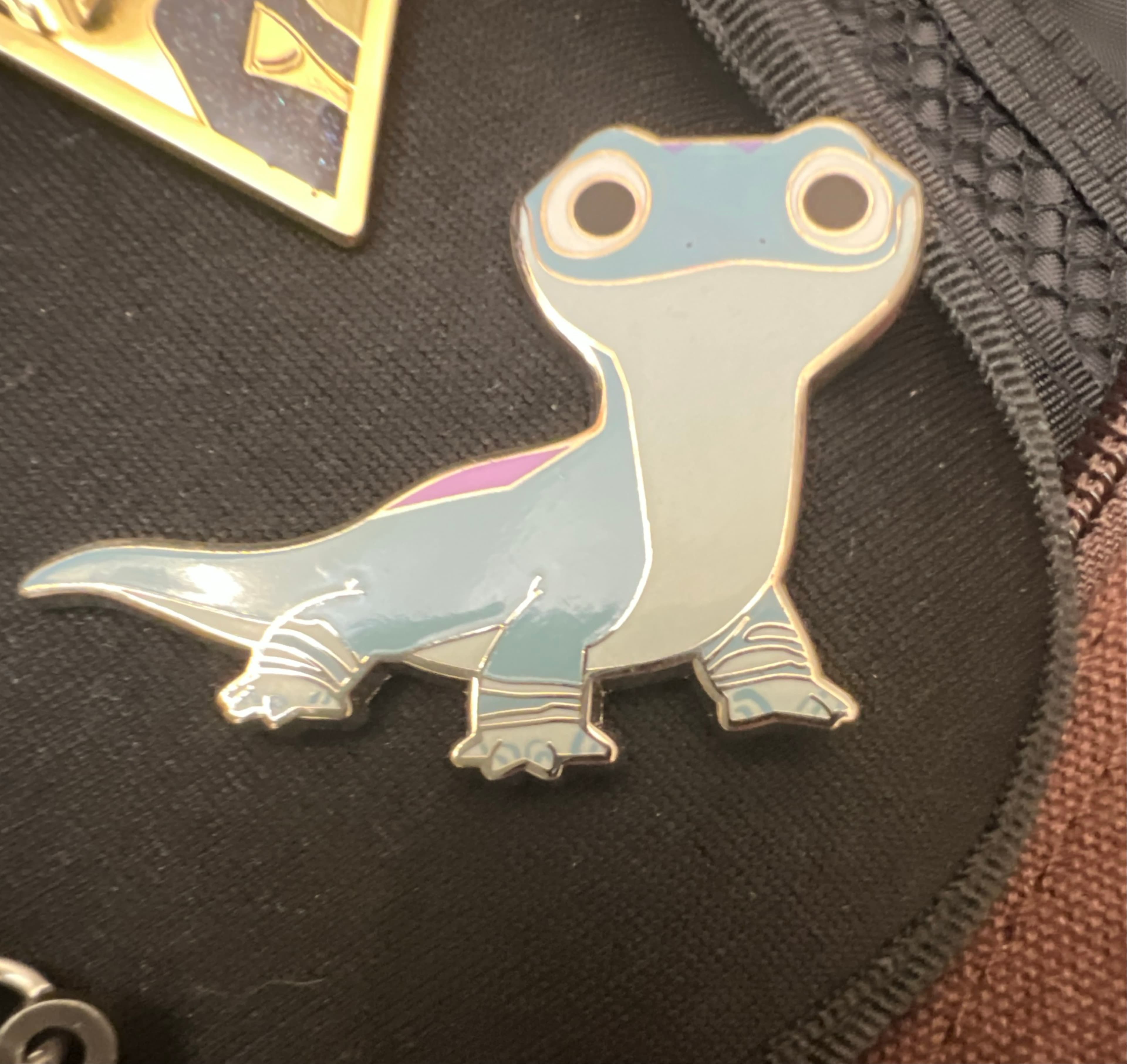 Bruni the Salamander (Blue) - Frozen II front