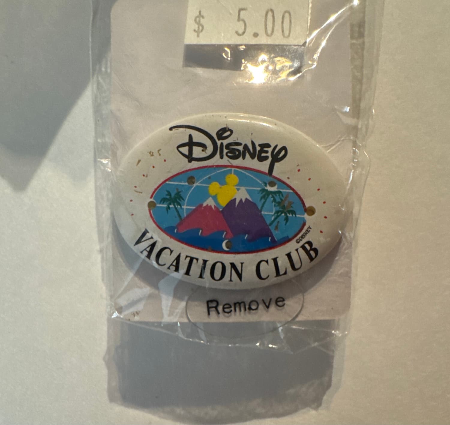 Disney Vacation Club Logo Flashing Magnetic Pin front