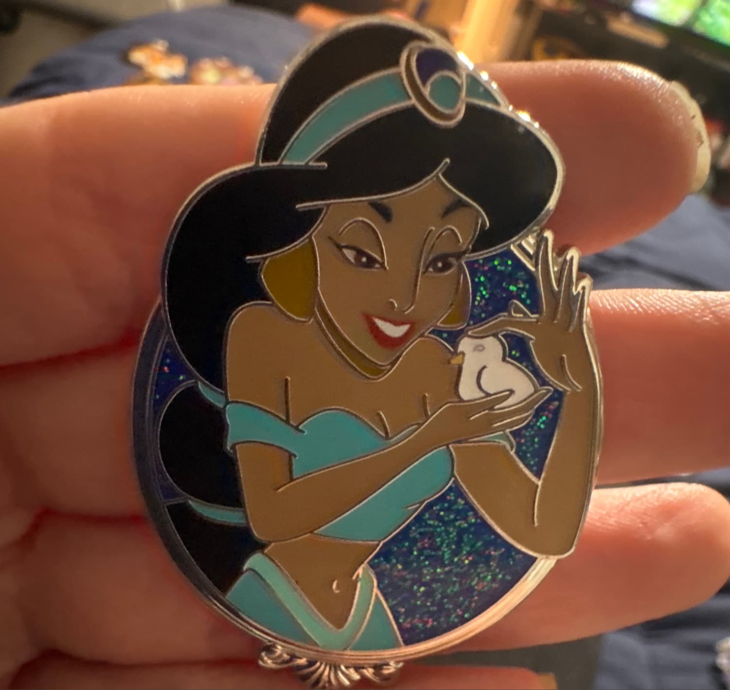 Jasmine with Bird Disney Princess Portraits Series Glitter Pin front