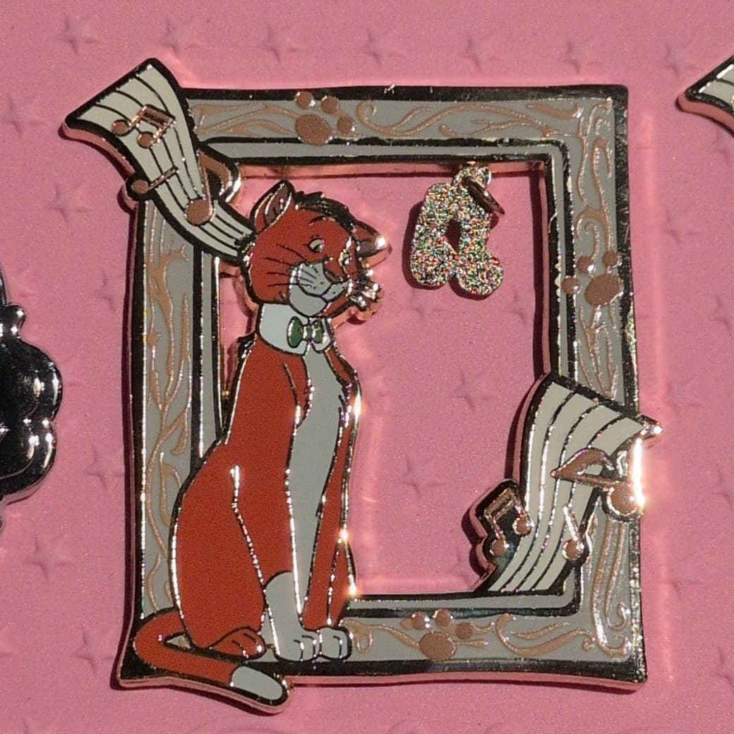 Disney The Aristocats Character Frames Blind Box Pin - Thomas O'Malley front