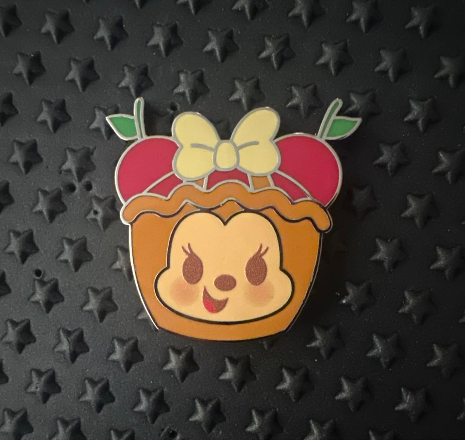 Minnie Mouse Cherry Tart Munchling front