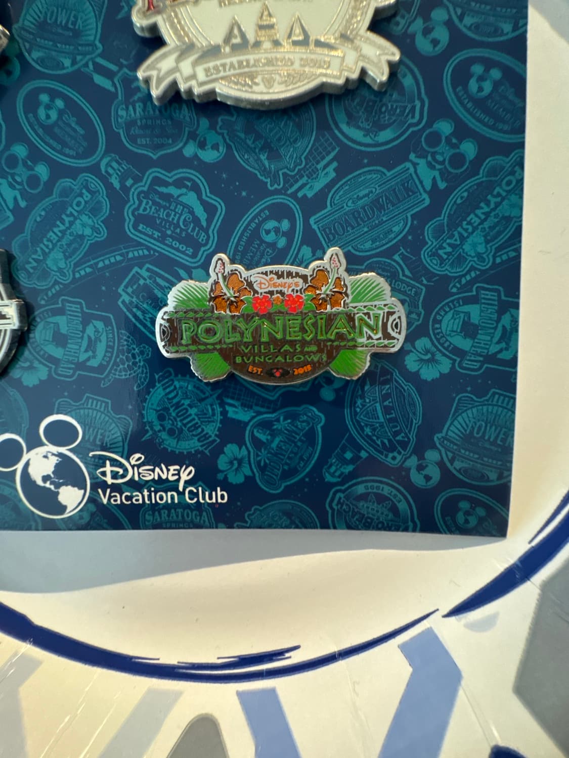 Disney's Polynesian Villas and Bungalows Est. 2015 Logo Pin front