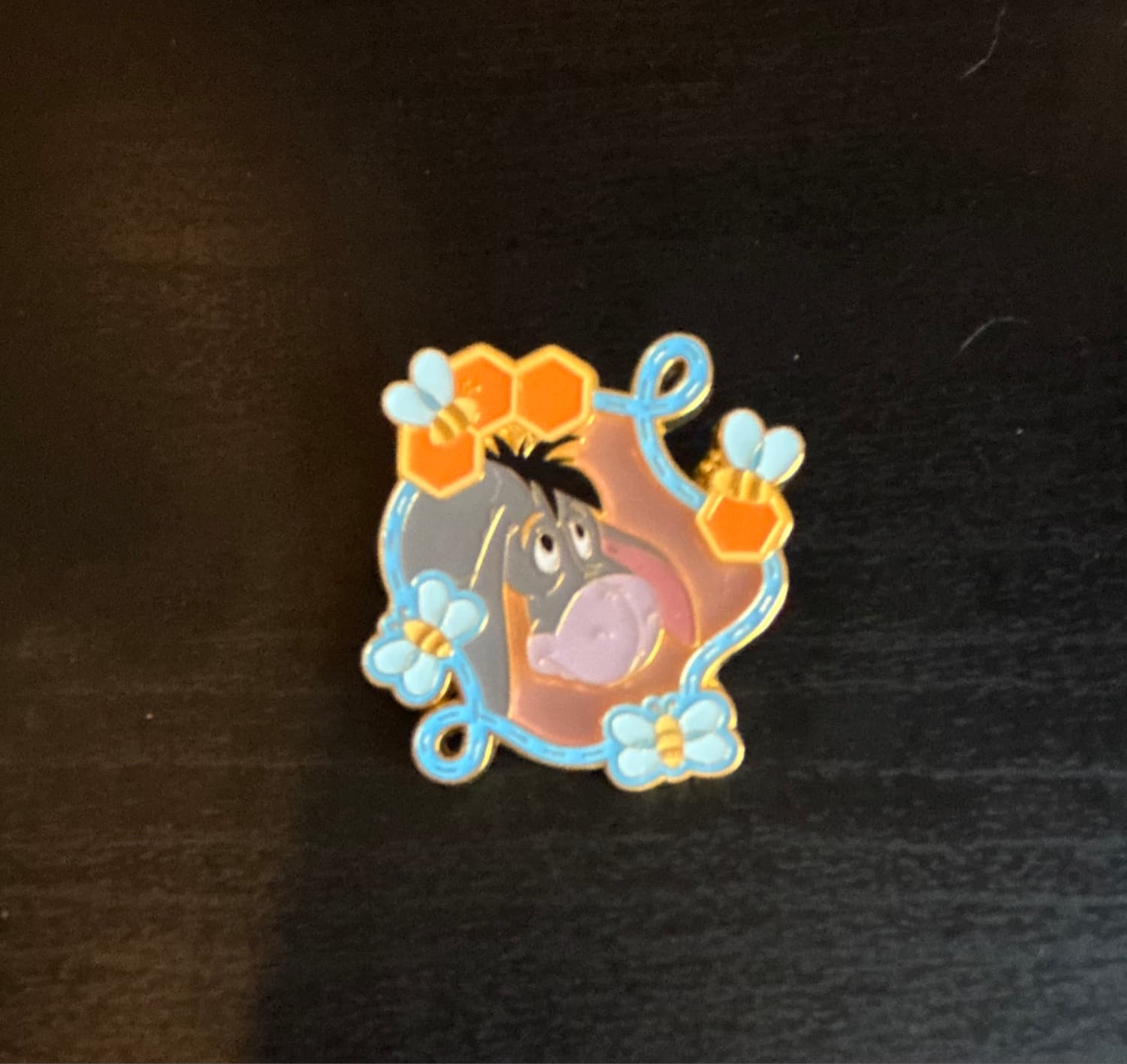 Loungefly - Winnie the Pooh Honeycomb Blind Box - Eeyore Pin front