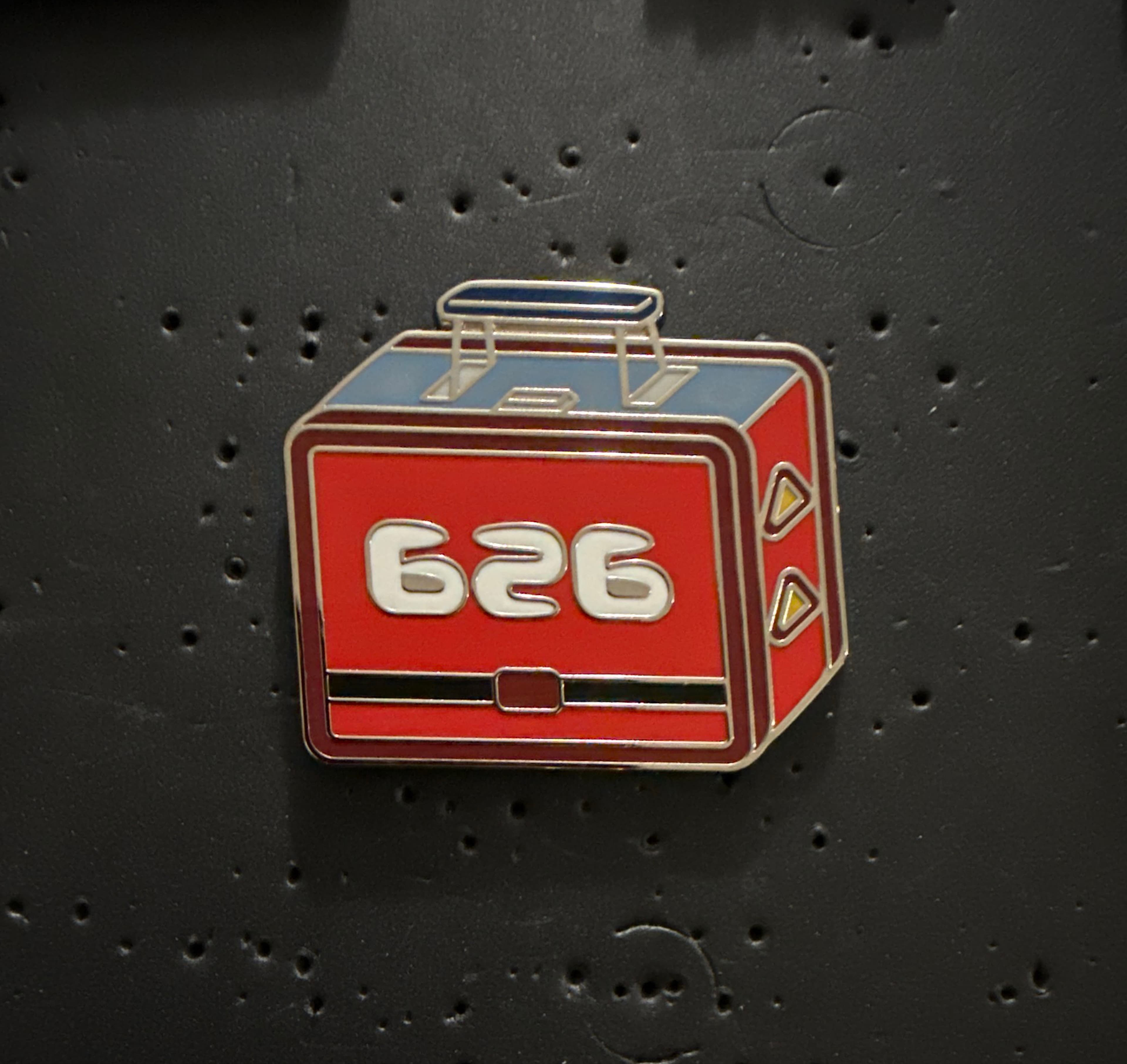 Stitch Lunch Box - Magical Mystery Pins Series 20 front