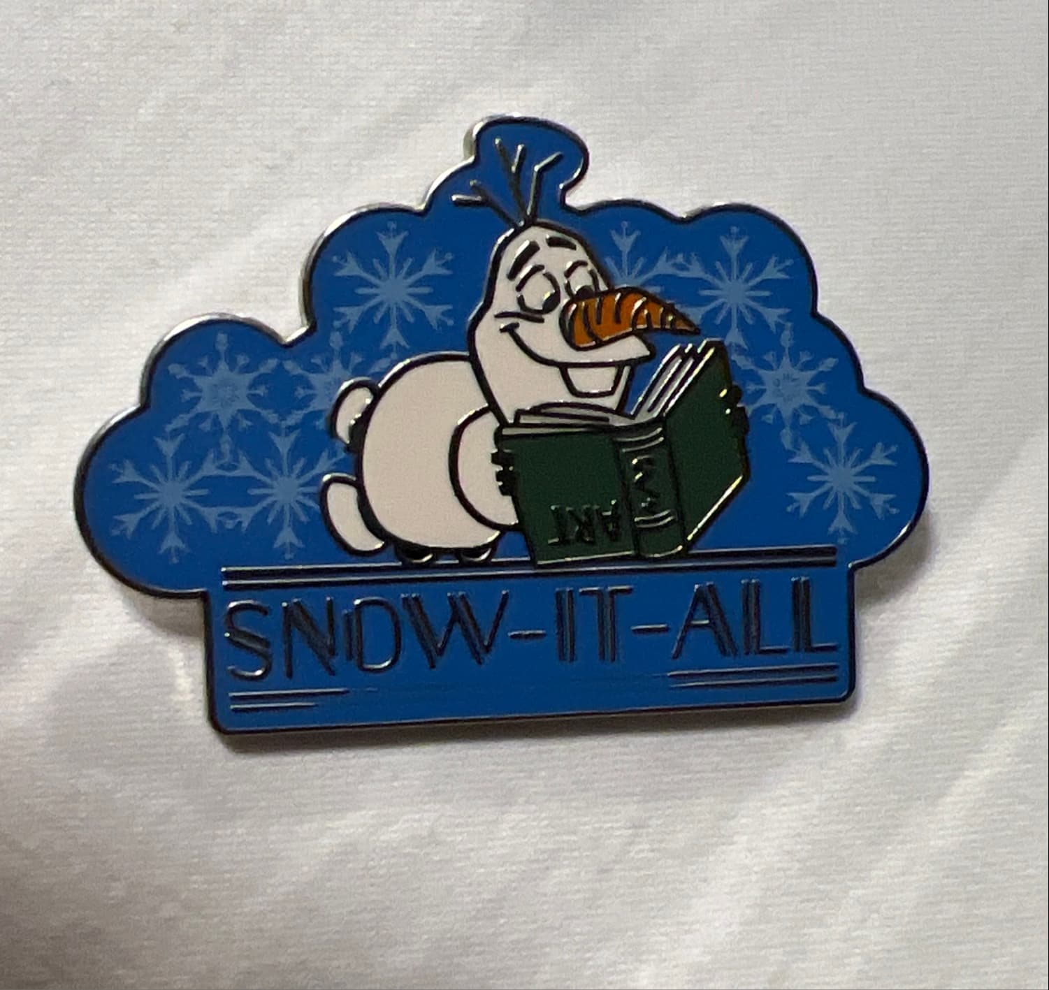 Frozen Olaf Snow-It-All Pin front