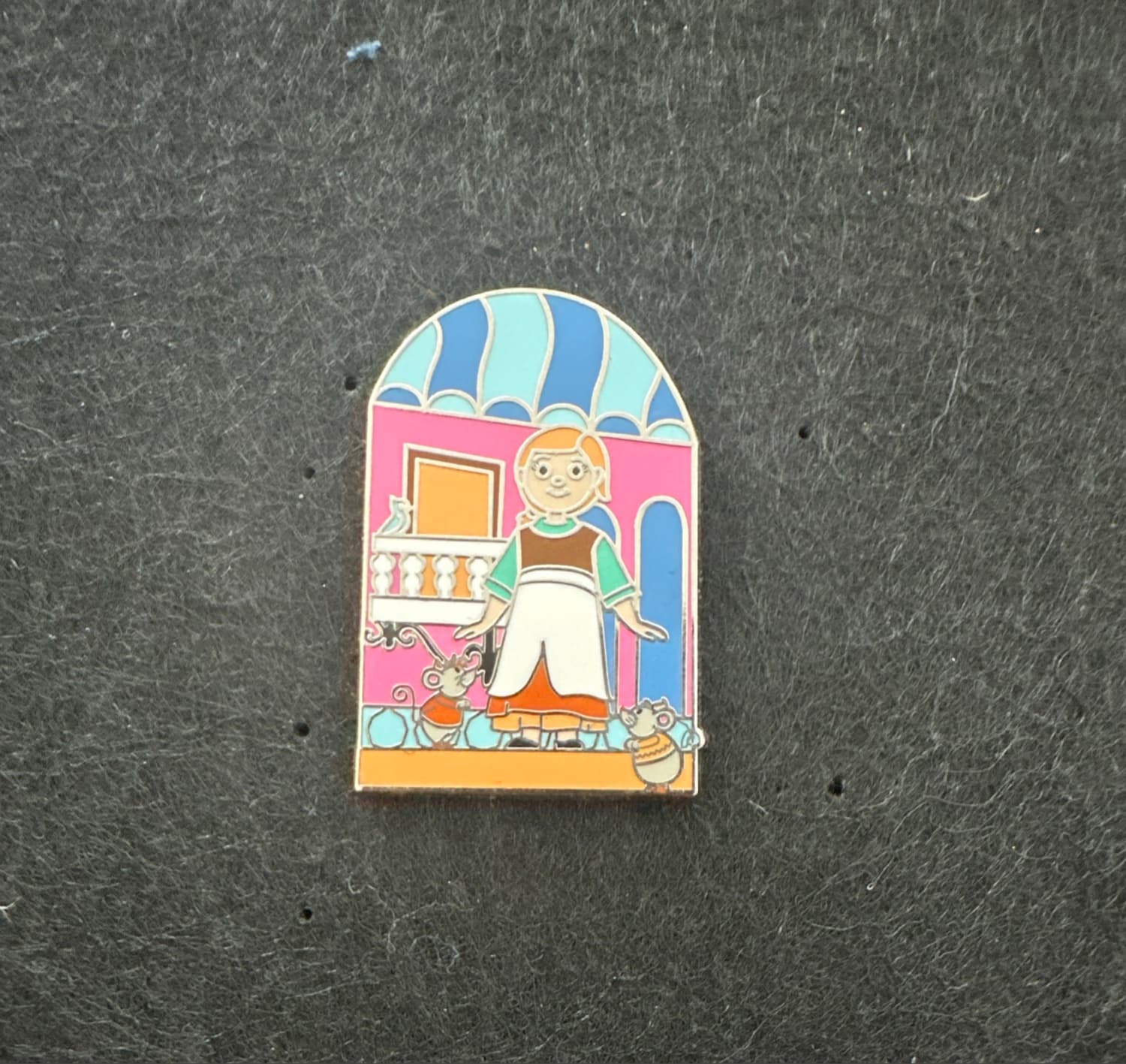 Disney Parks It's A Small World Mystery Pin - Cinderella and Mice front
