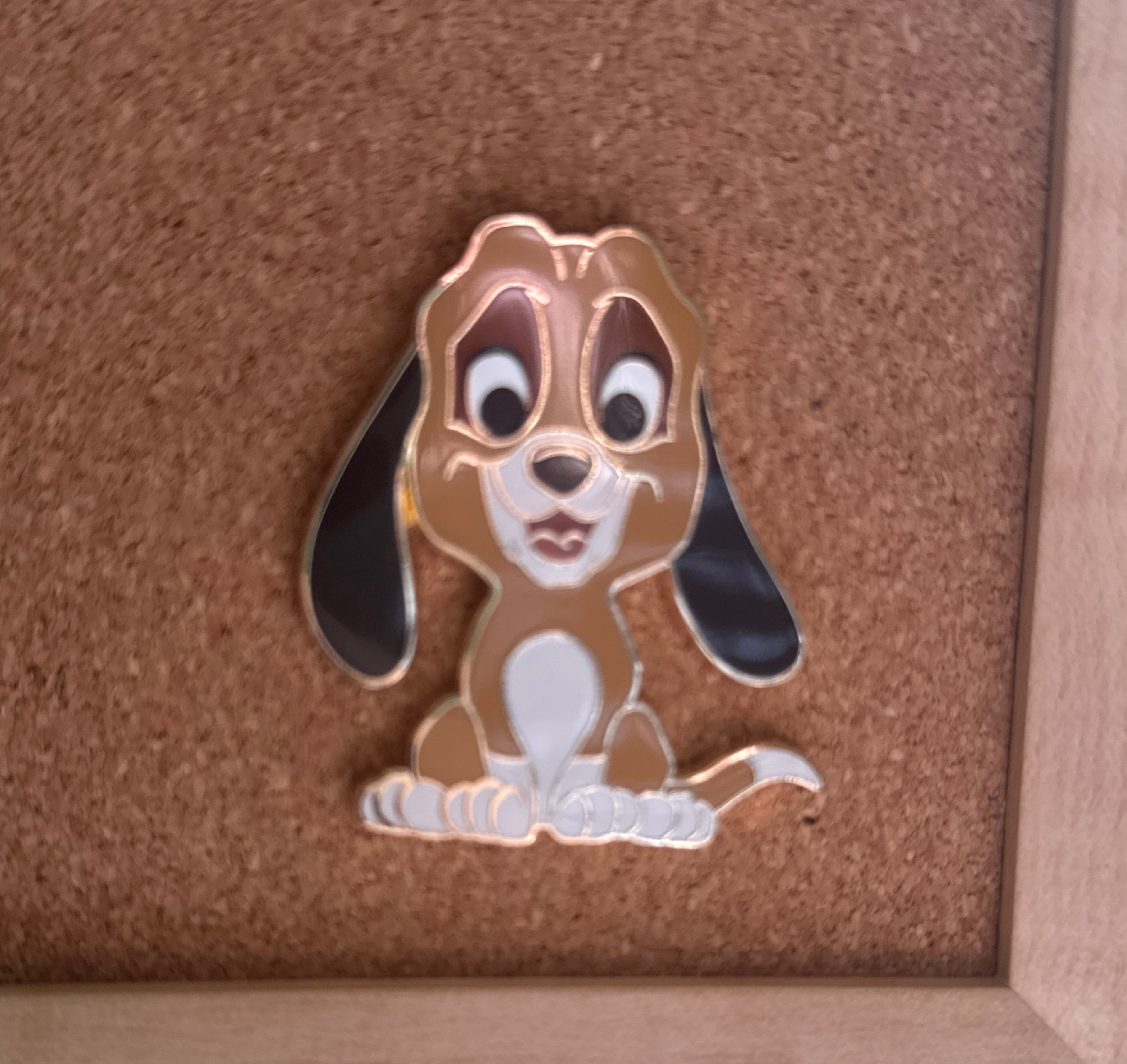 Copper Sitting - The Fox and the Hound - Pink à la Mode front