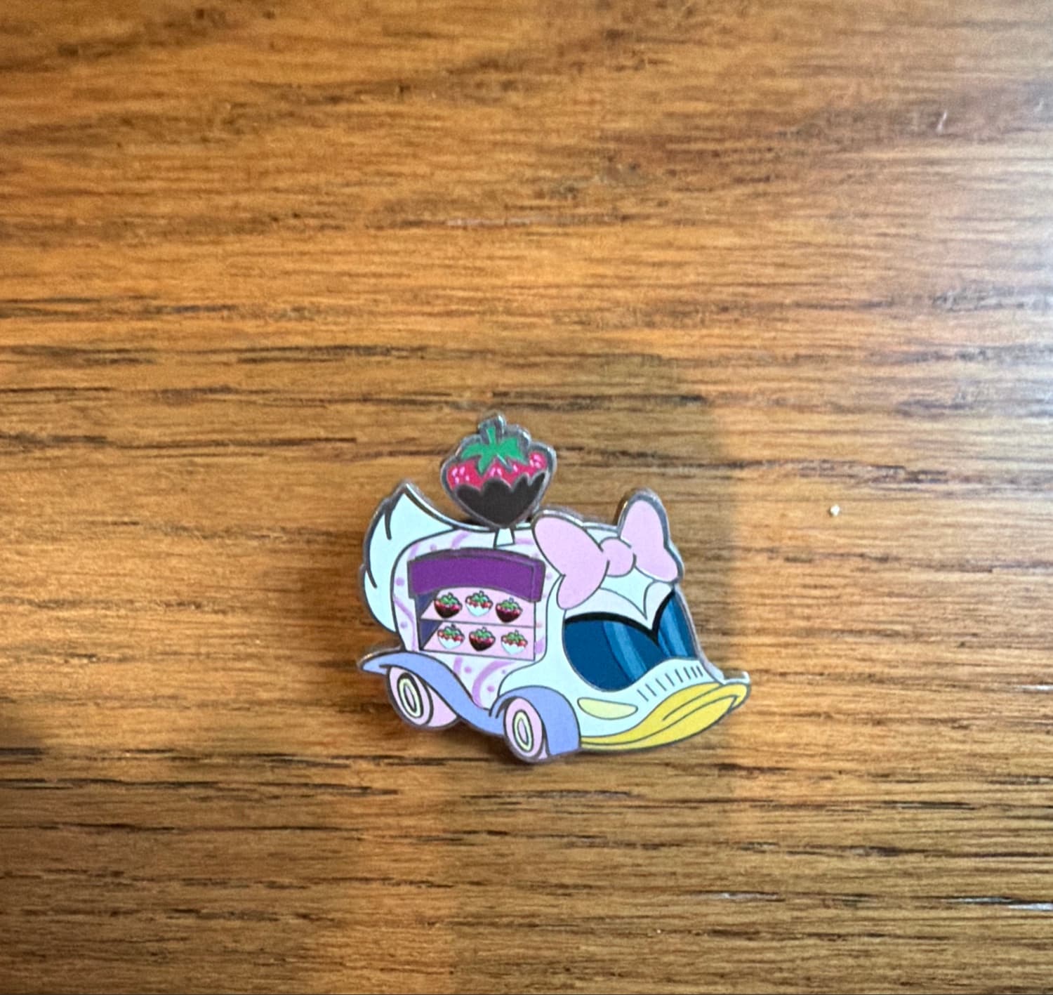 Daisy Duck Food Truck front