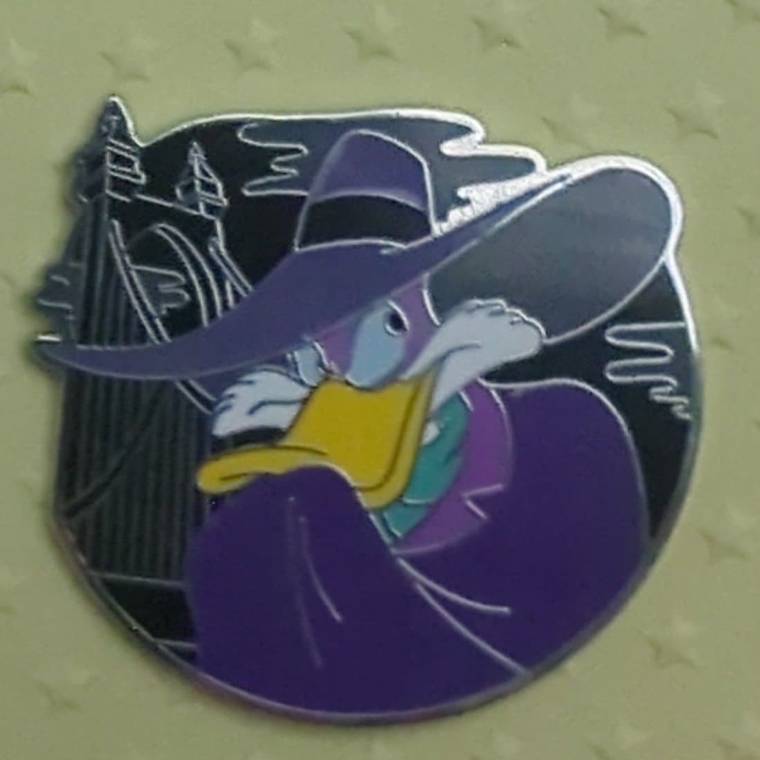 Darkwing Duck Bridge Purple Cape Hat Mask At Night front
