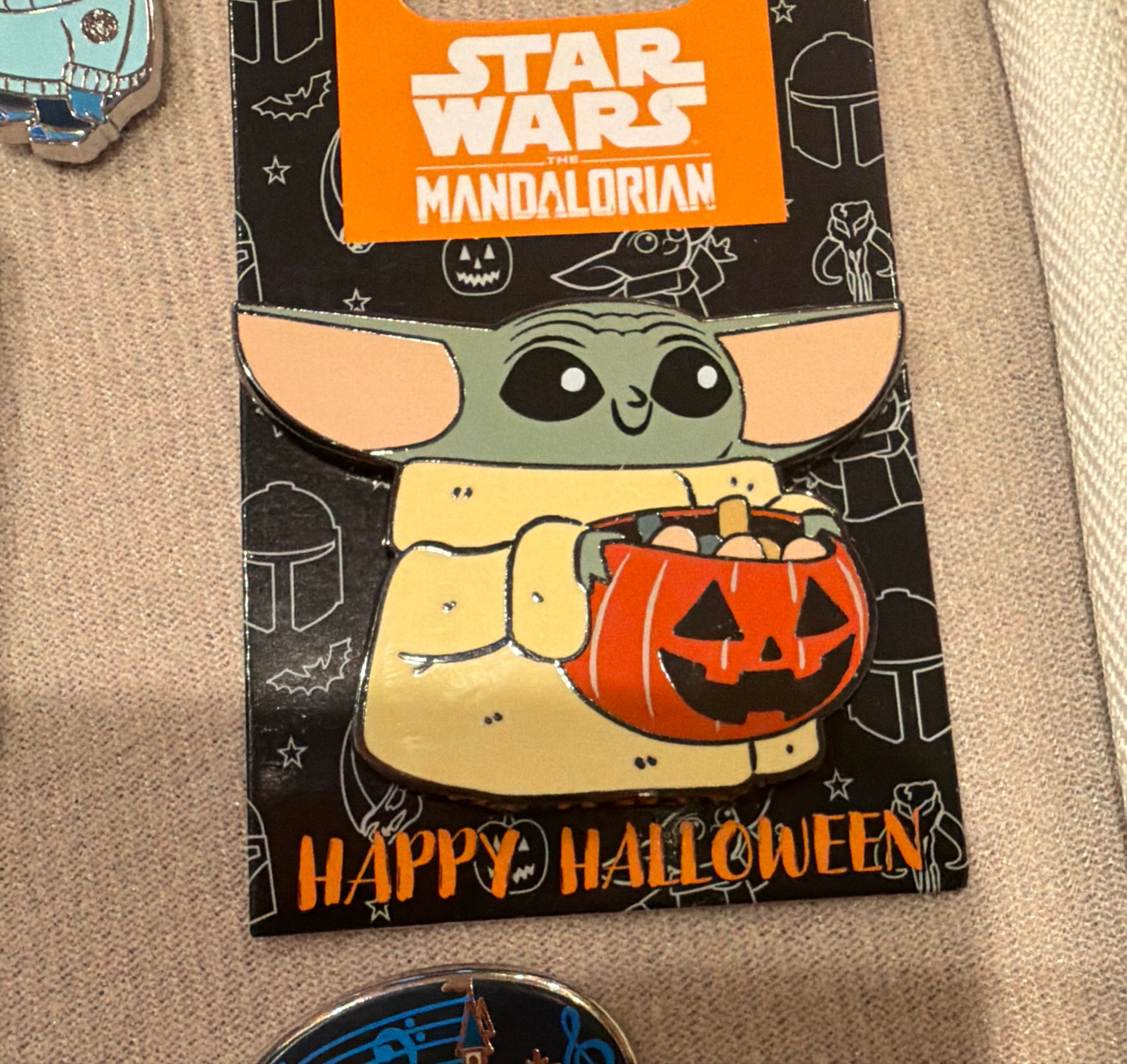 Grogu Halloween Pumpkin Pin - Disneyland Paris front
