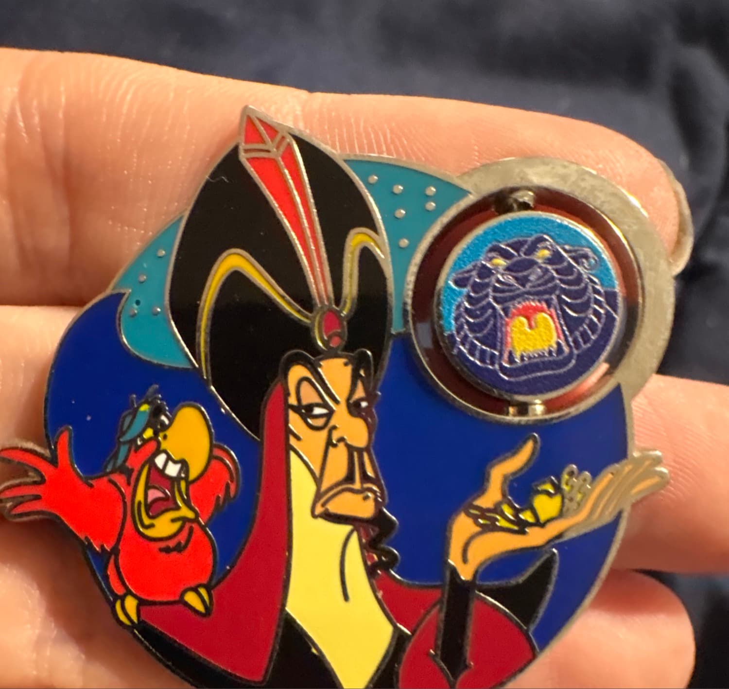 Disney Aladdin 30th Anniversary Jafar & Iago Spinner Pin front