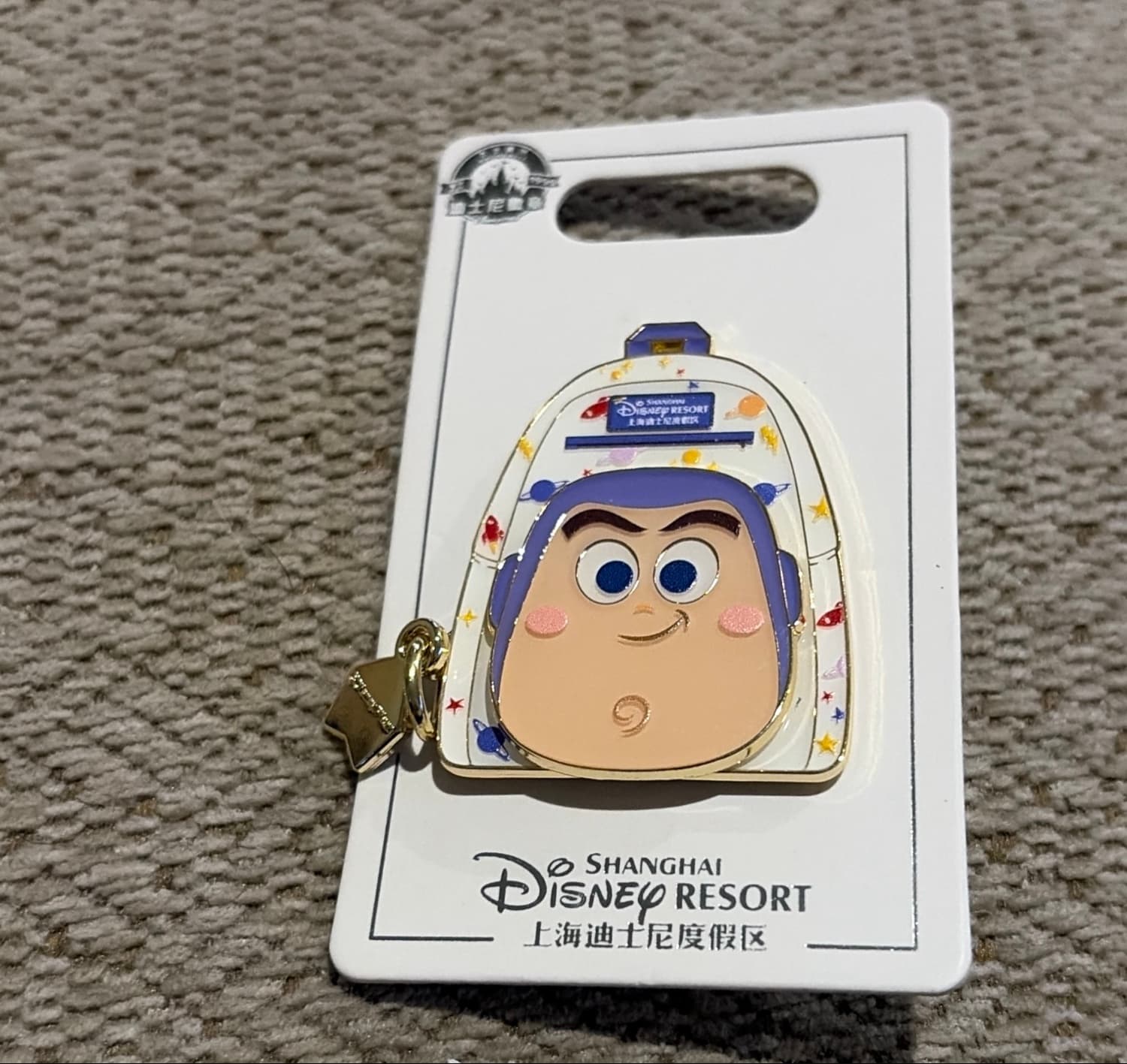 SHDL - Toy Story Buzz Lightyear "Backpack" Shaped Pin front